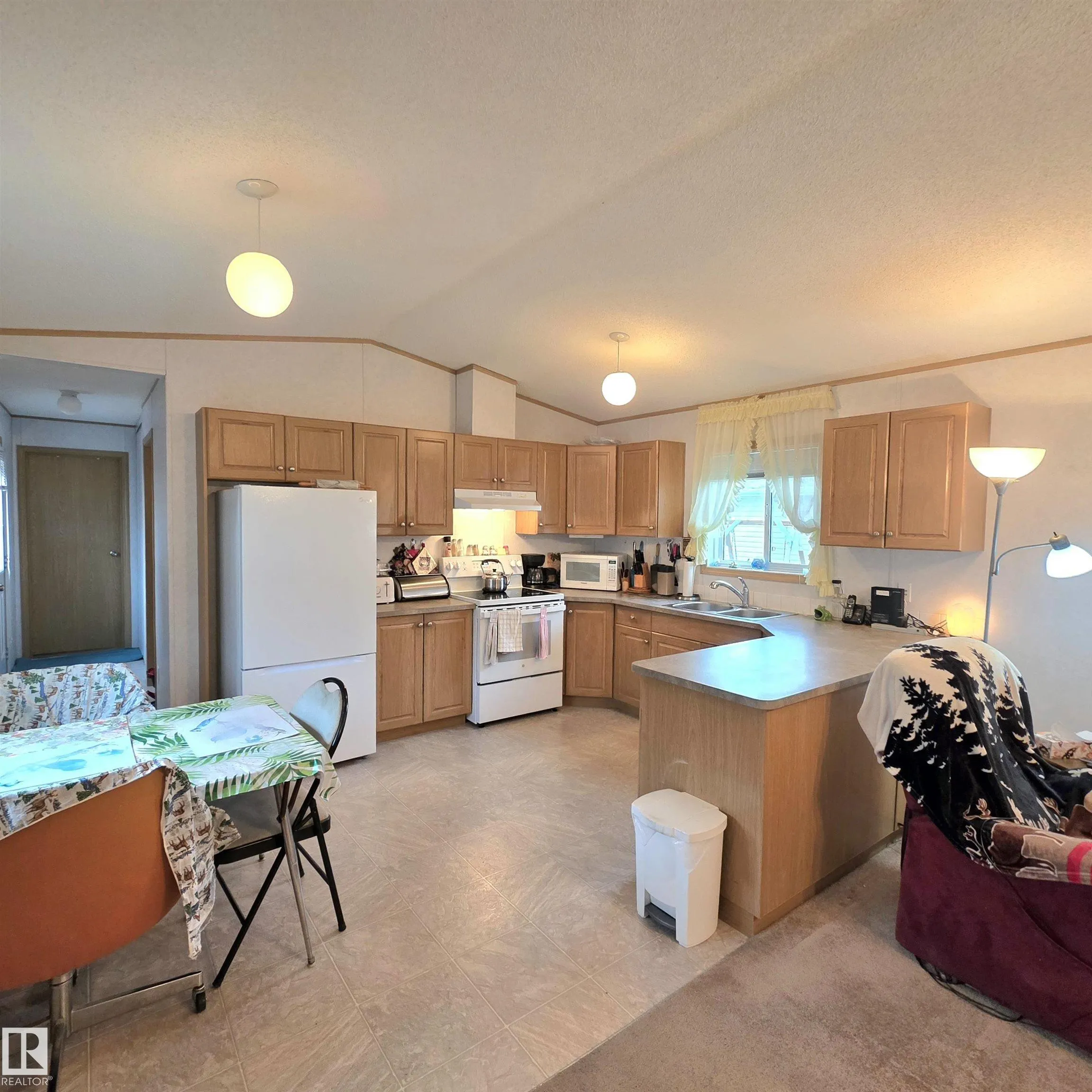 #106 5309 52 Street