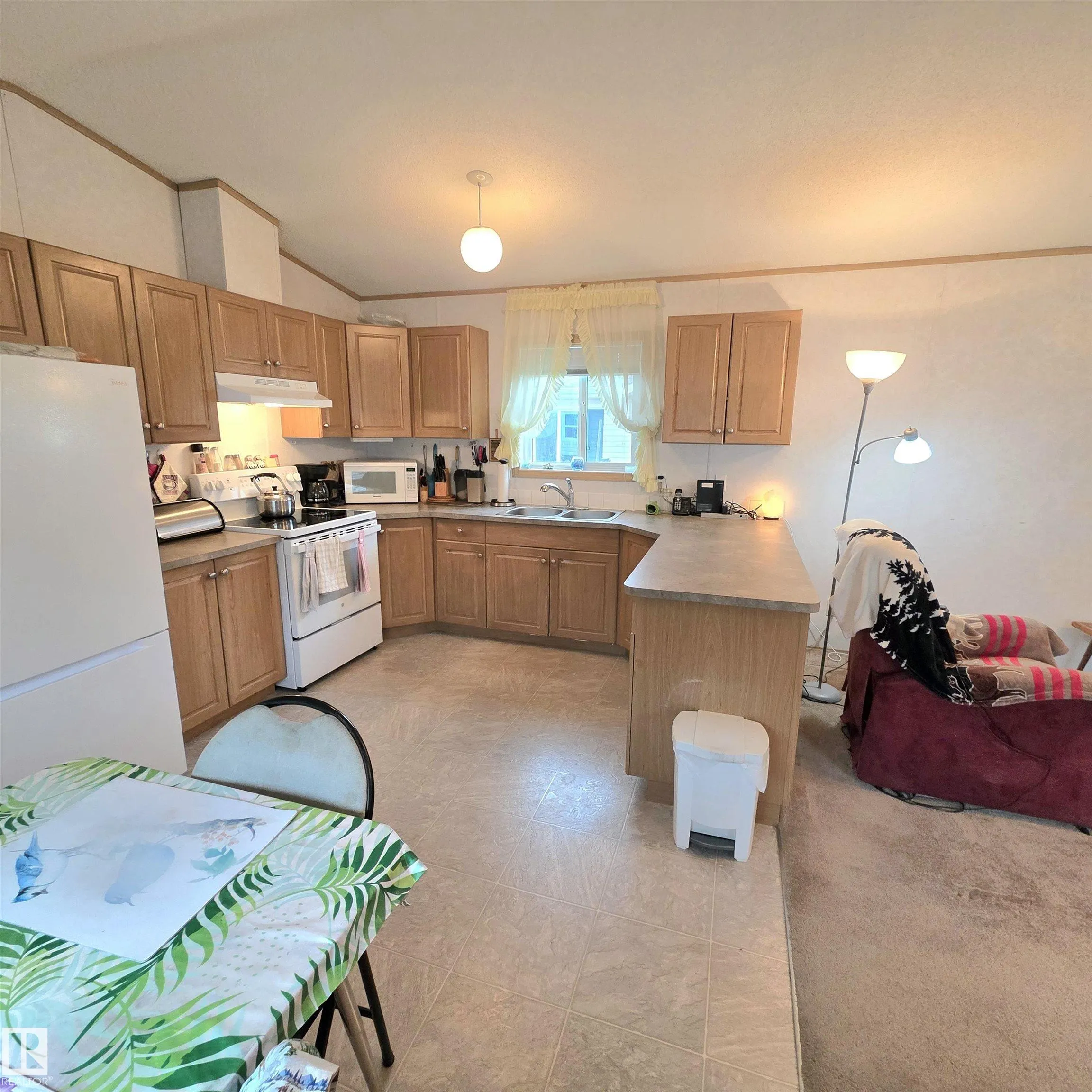 #106 5309 52 Street