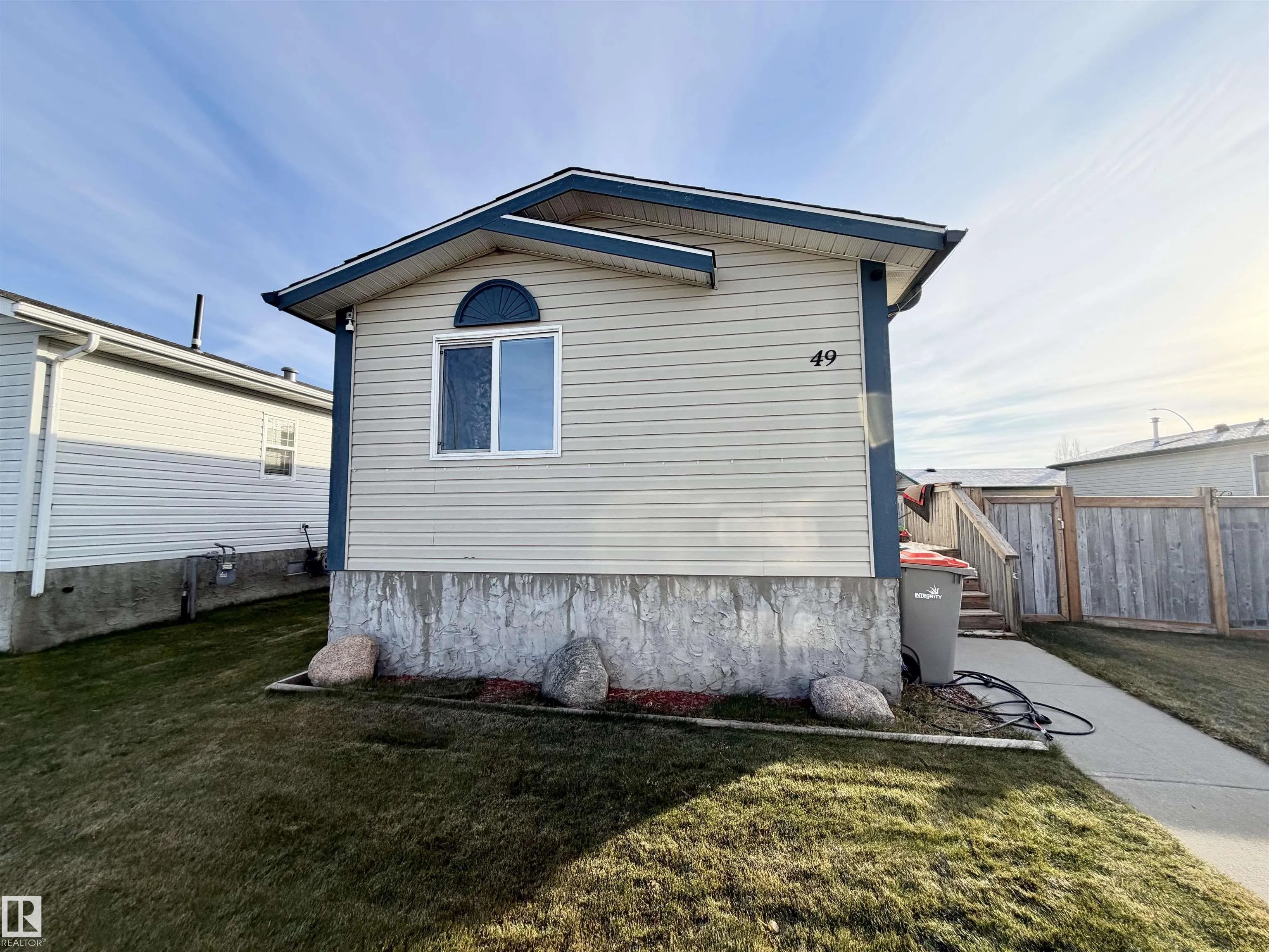 49 JUTLAND Crescent
