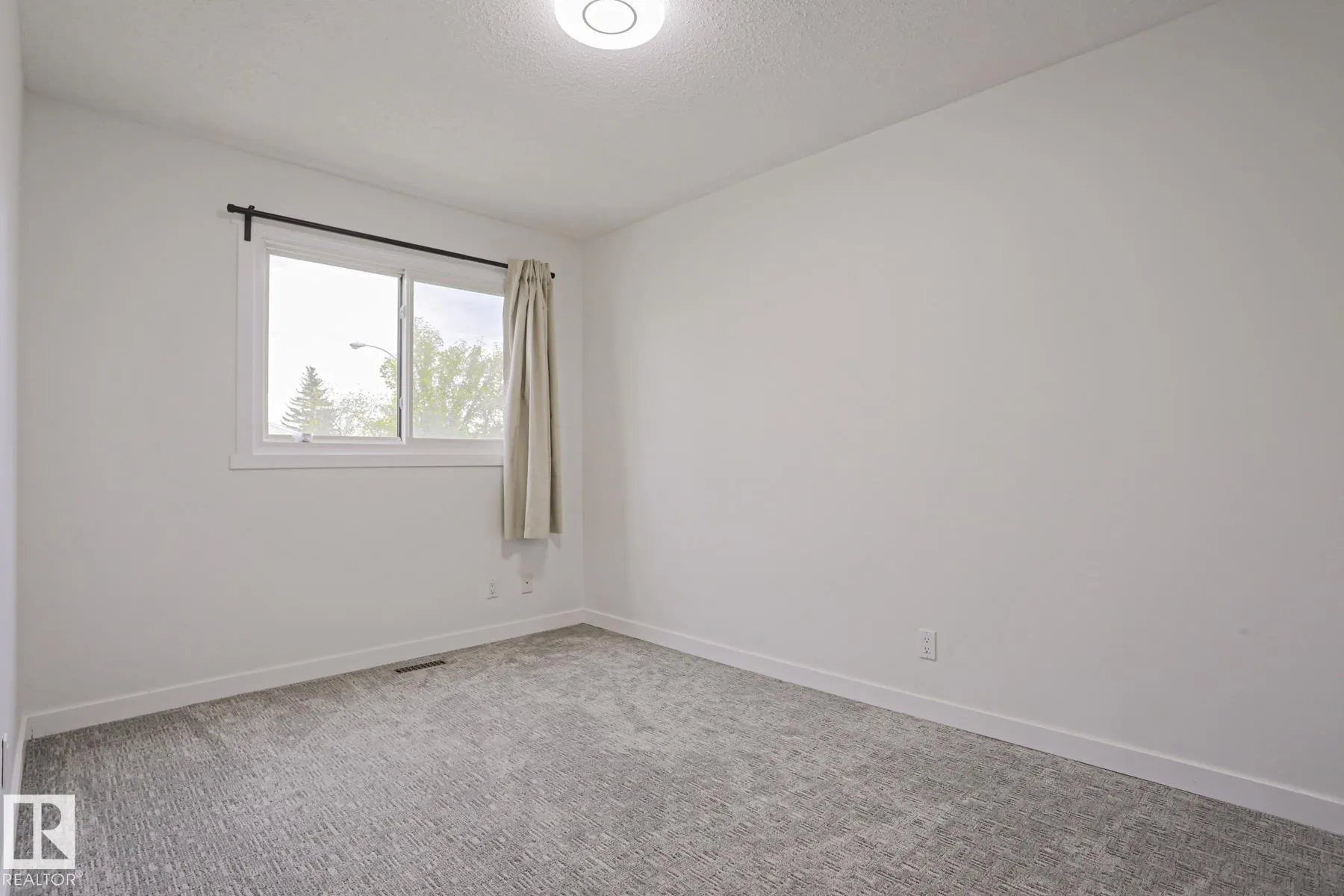 238 PRIMROSE GARDENS Gardens