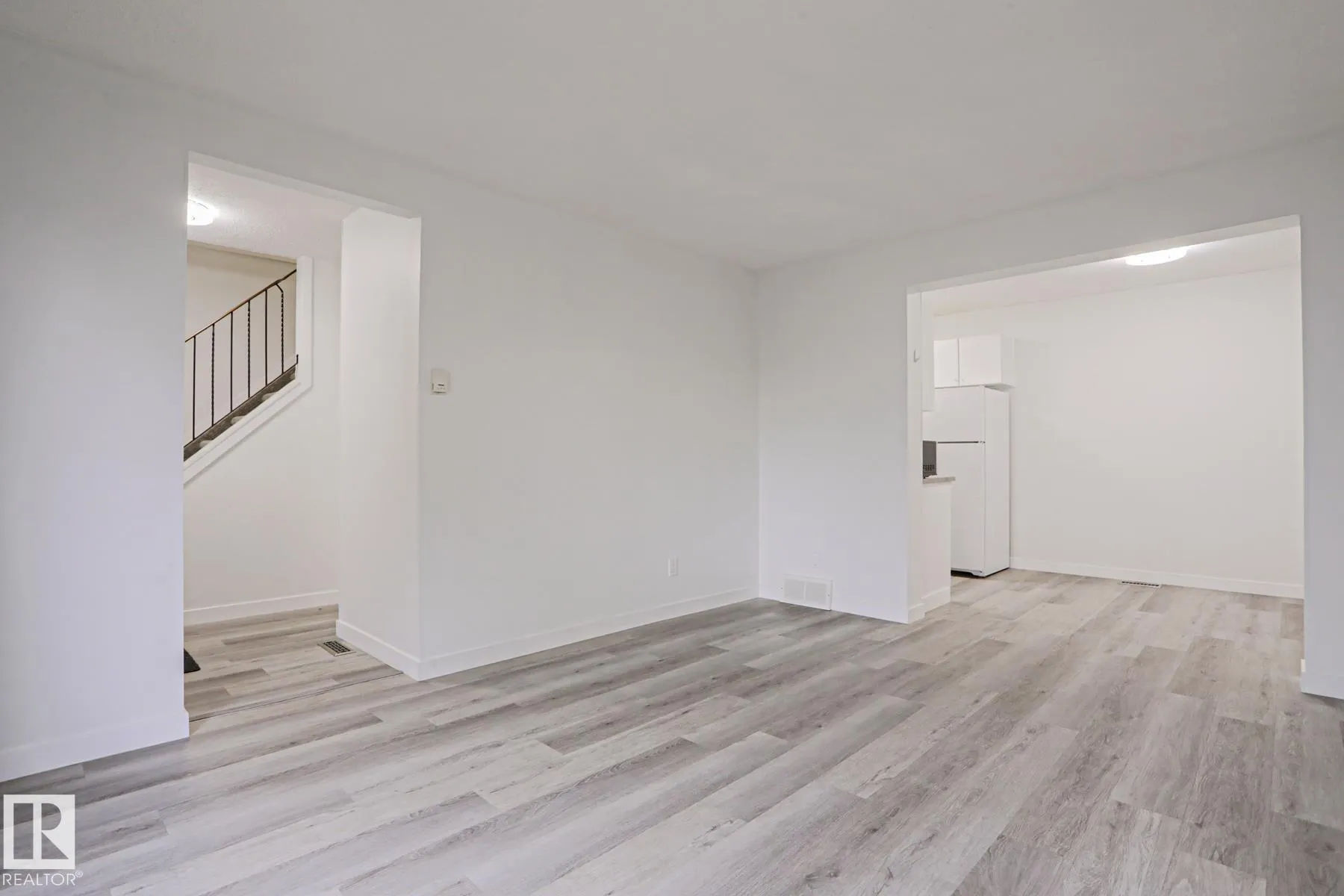 238 PRIMROSE GARDENS Gardens
