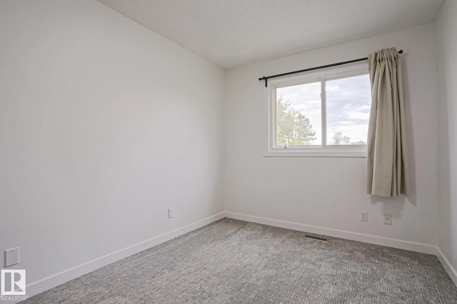 238 PRIMROSE GARDENS Gardens