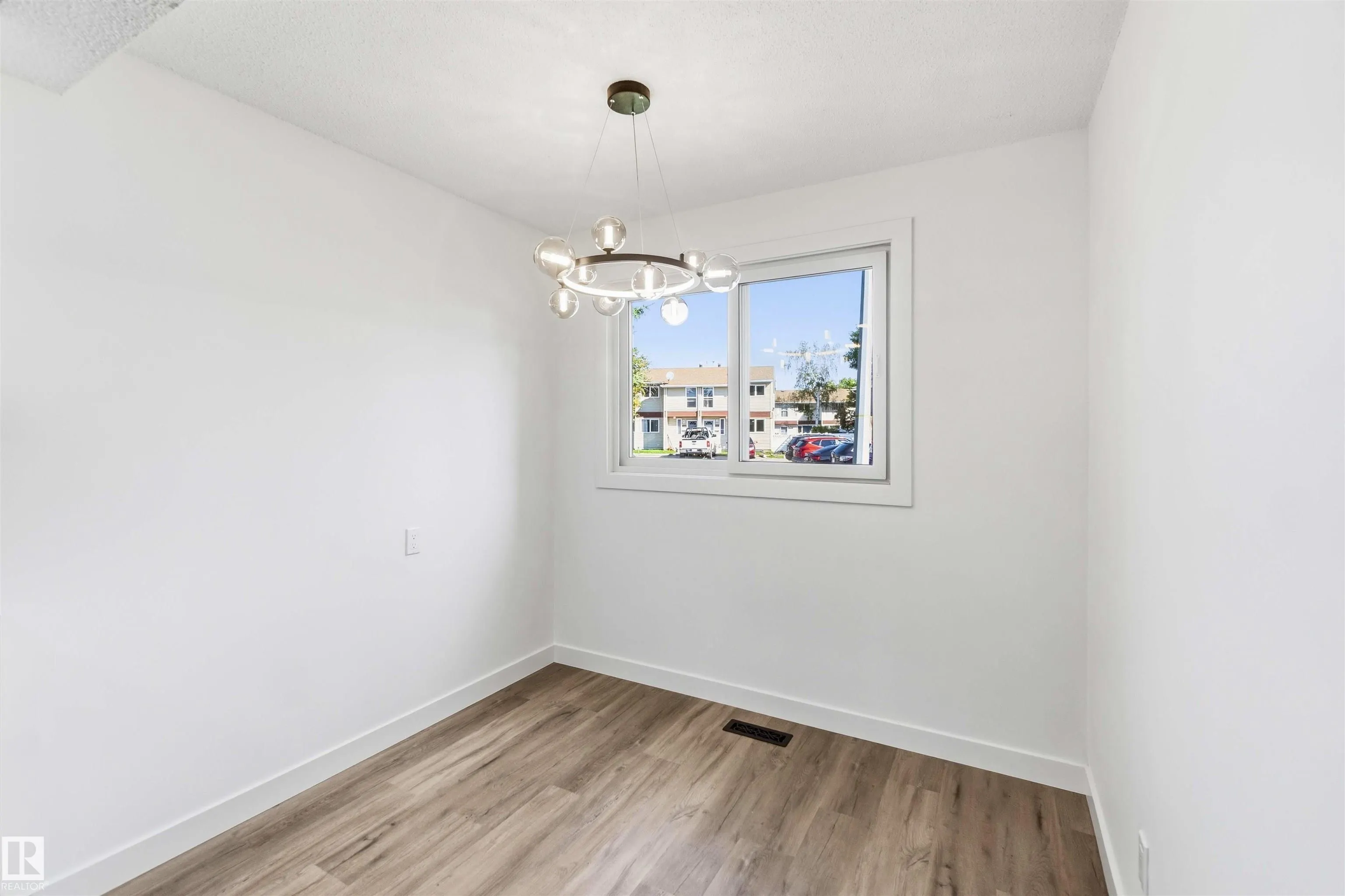 350 CLAREVIEW Road