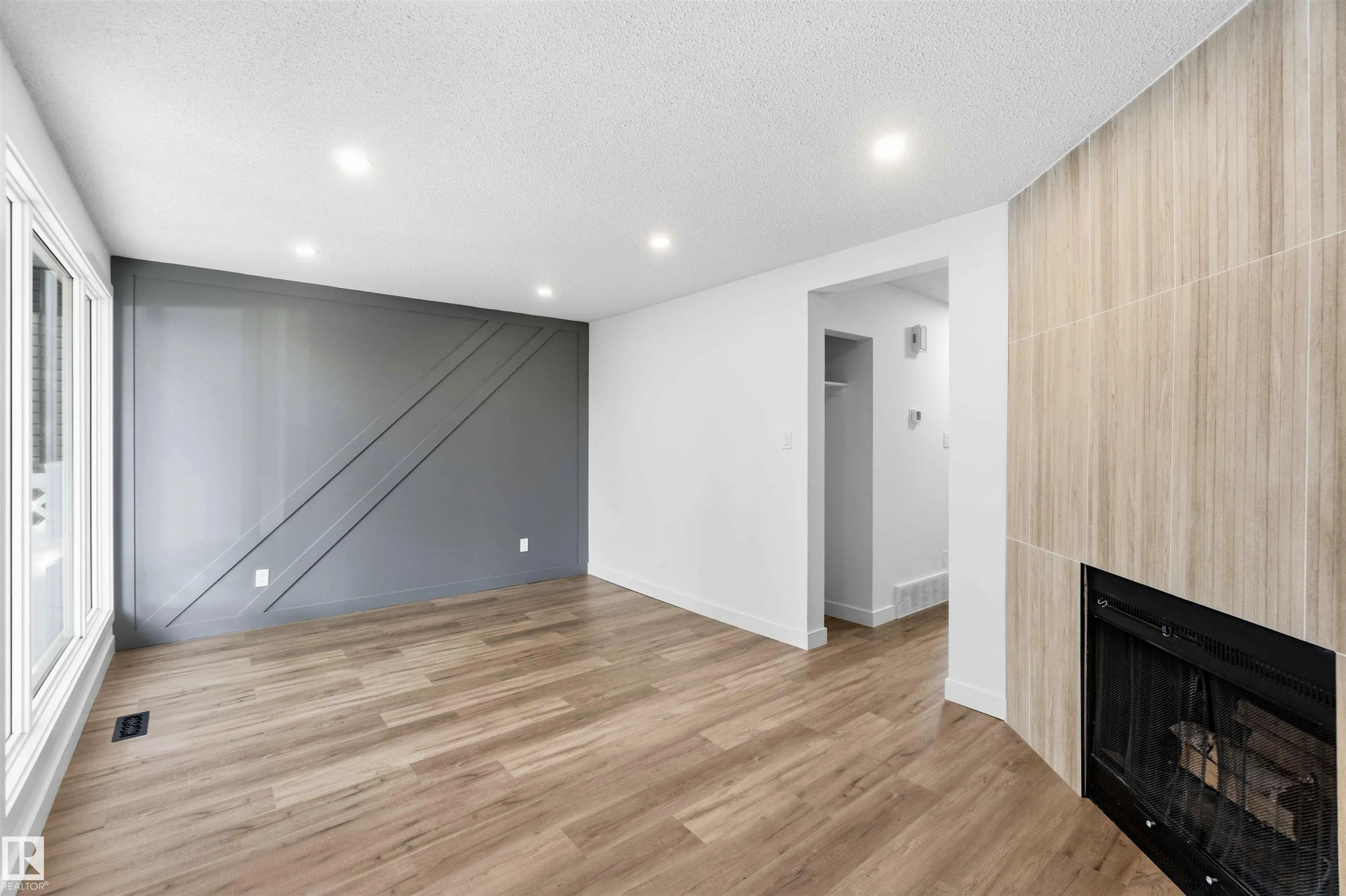 350 CLAREVIEW Road