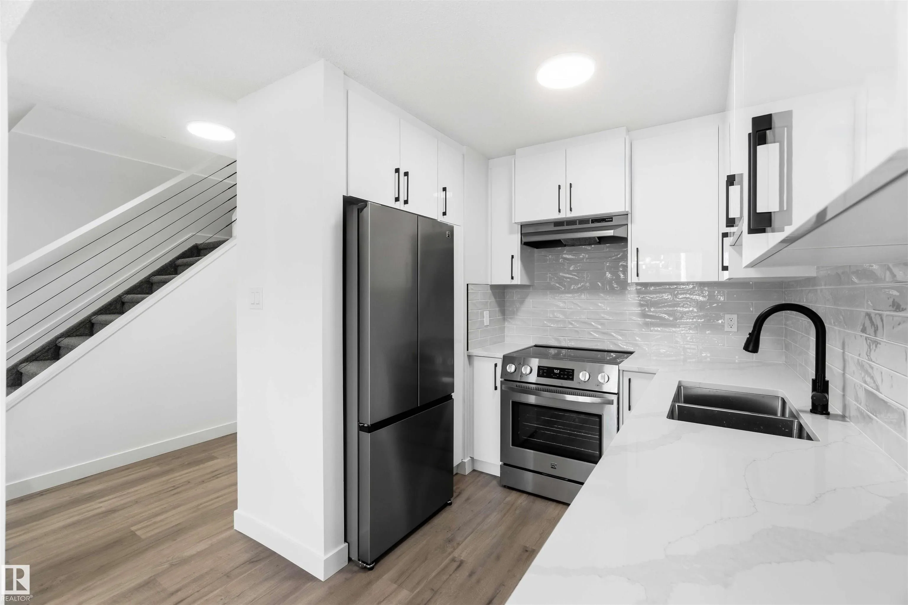350 CLAREVIEW Road