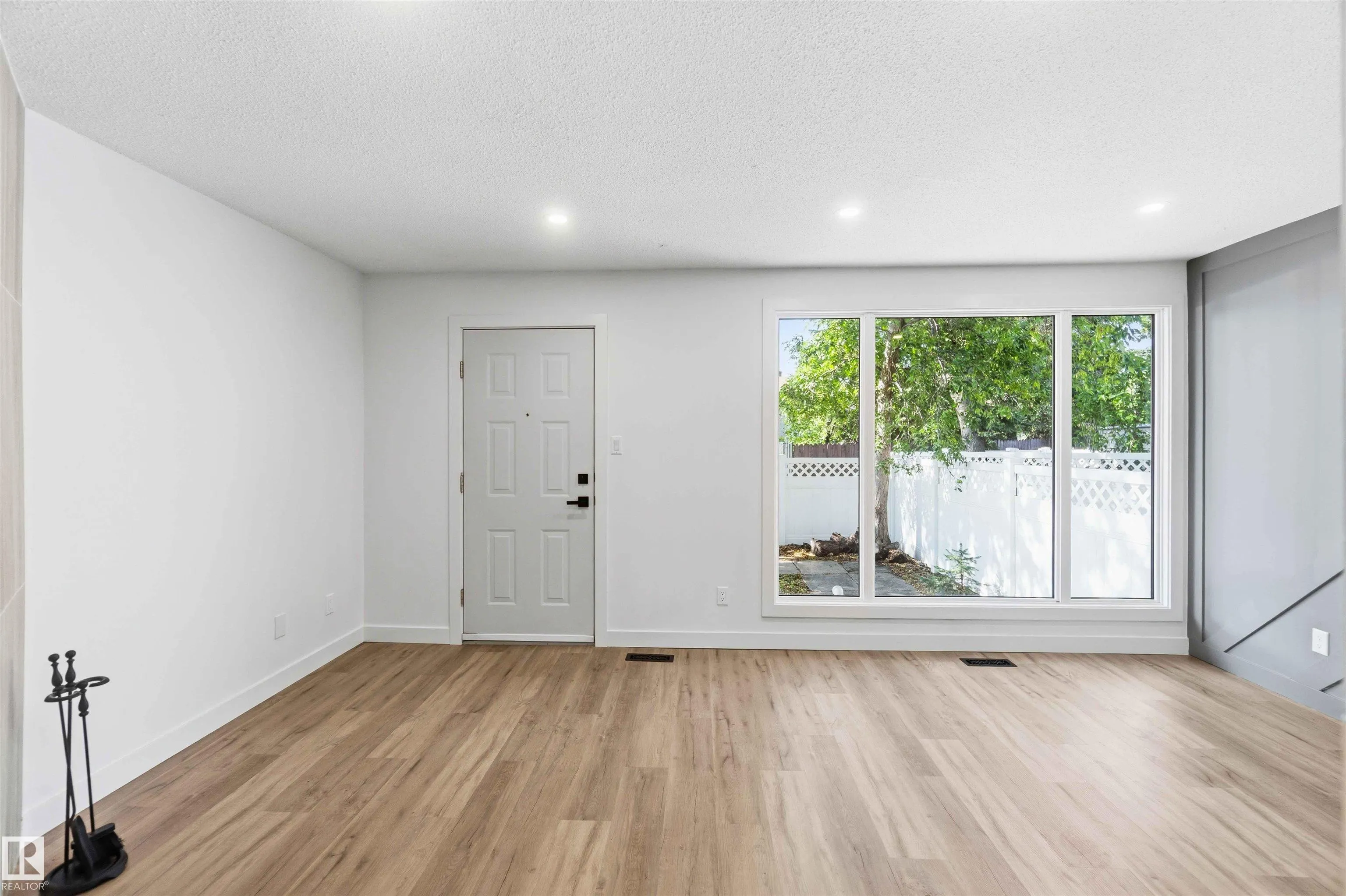350 CLAREVIEW Road