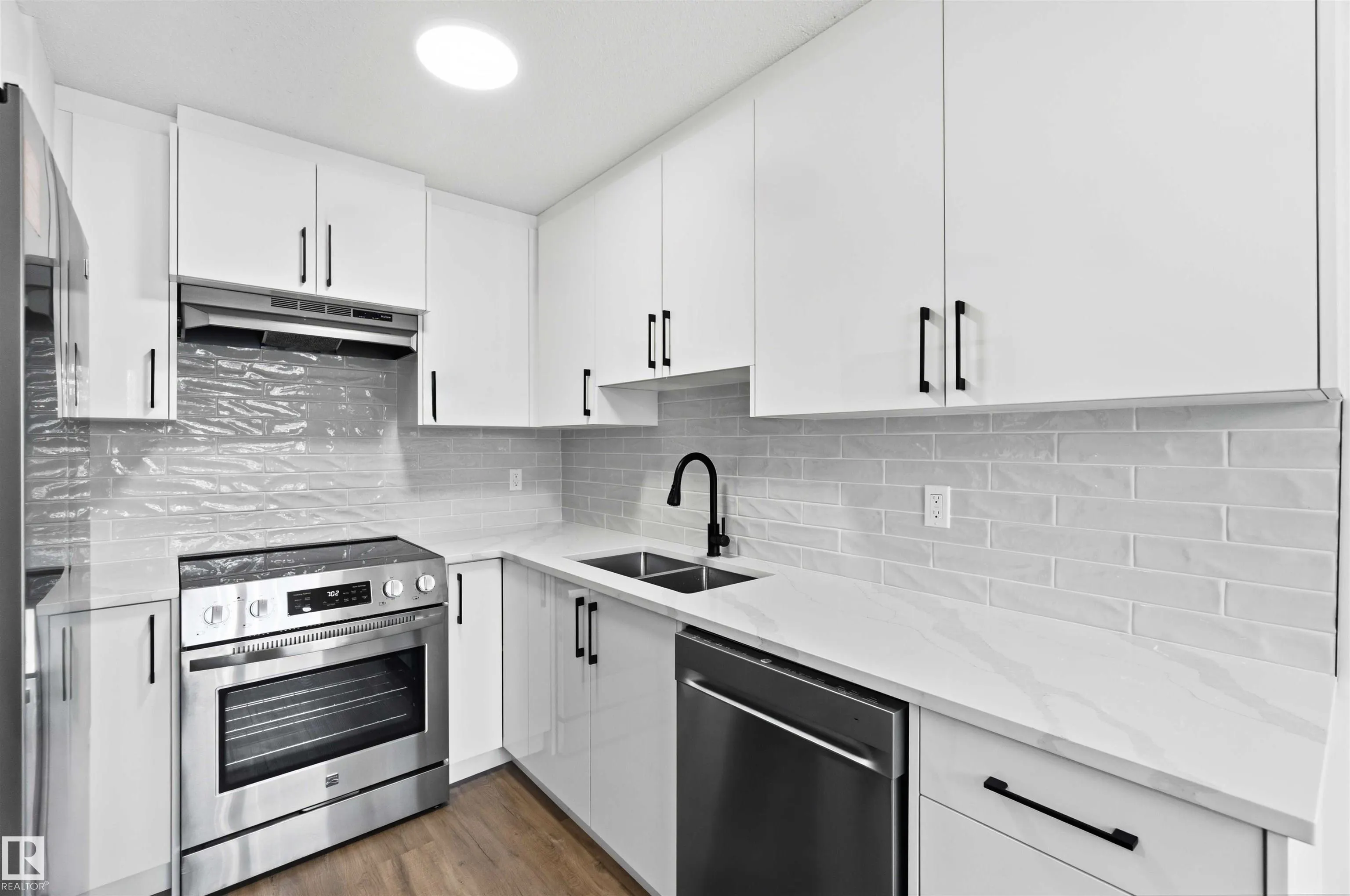 350 CLAREVIEW Road