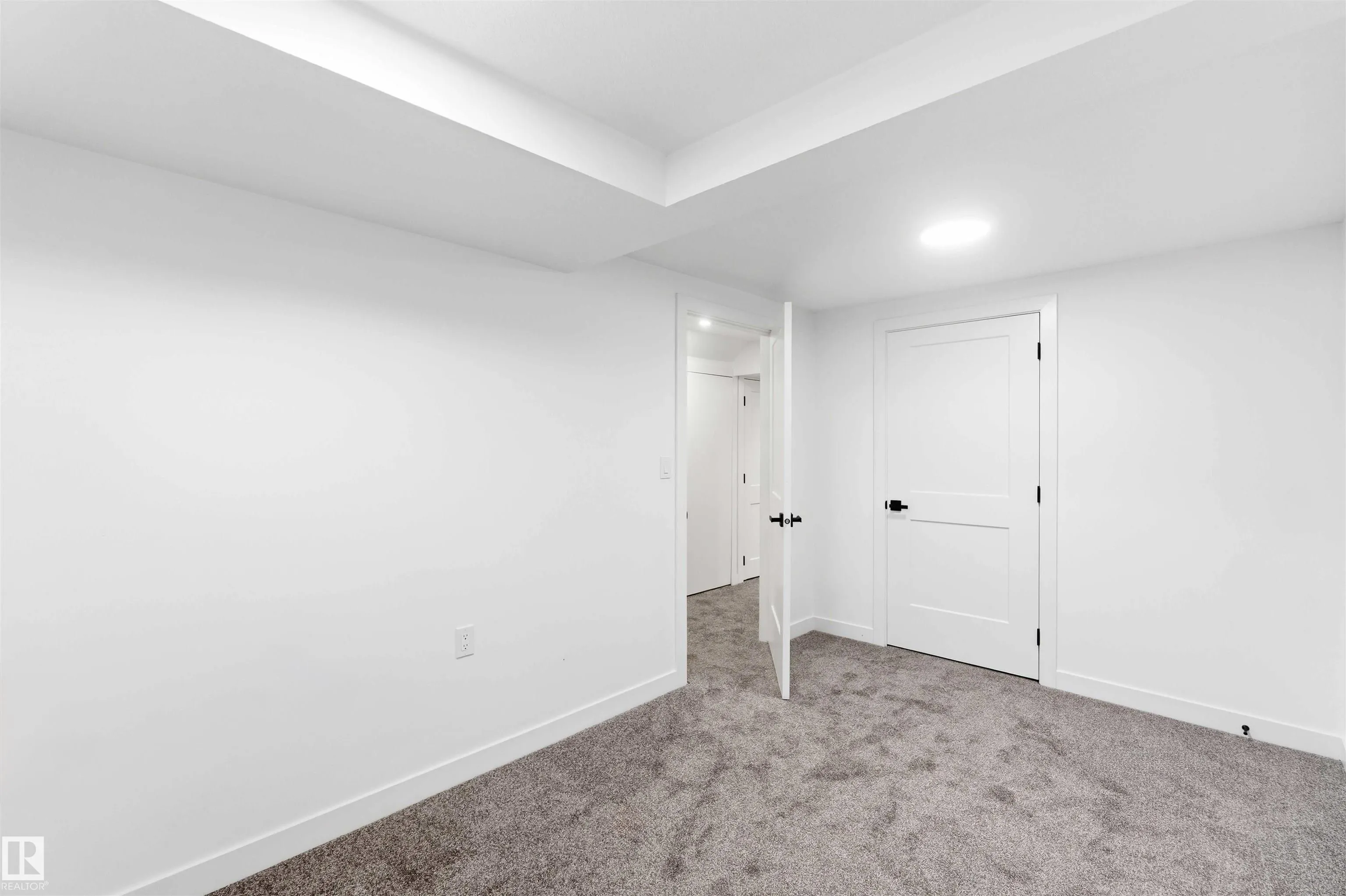 350 CLAREVIEW Road