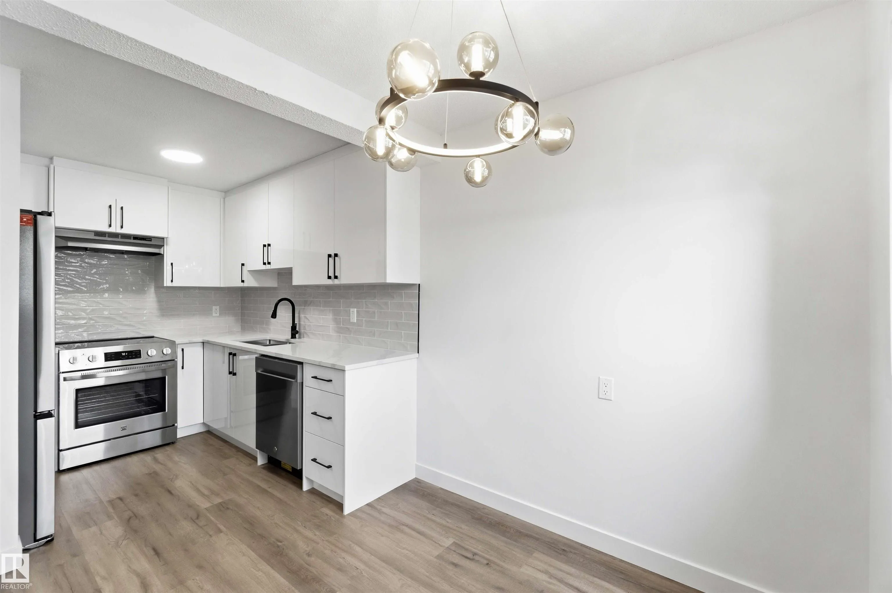350 CLAREVIEW Road