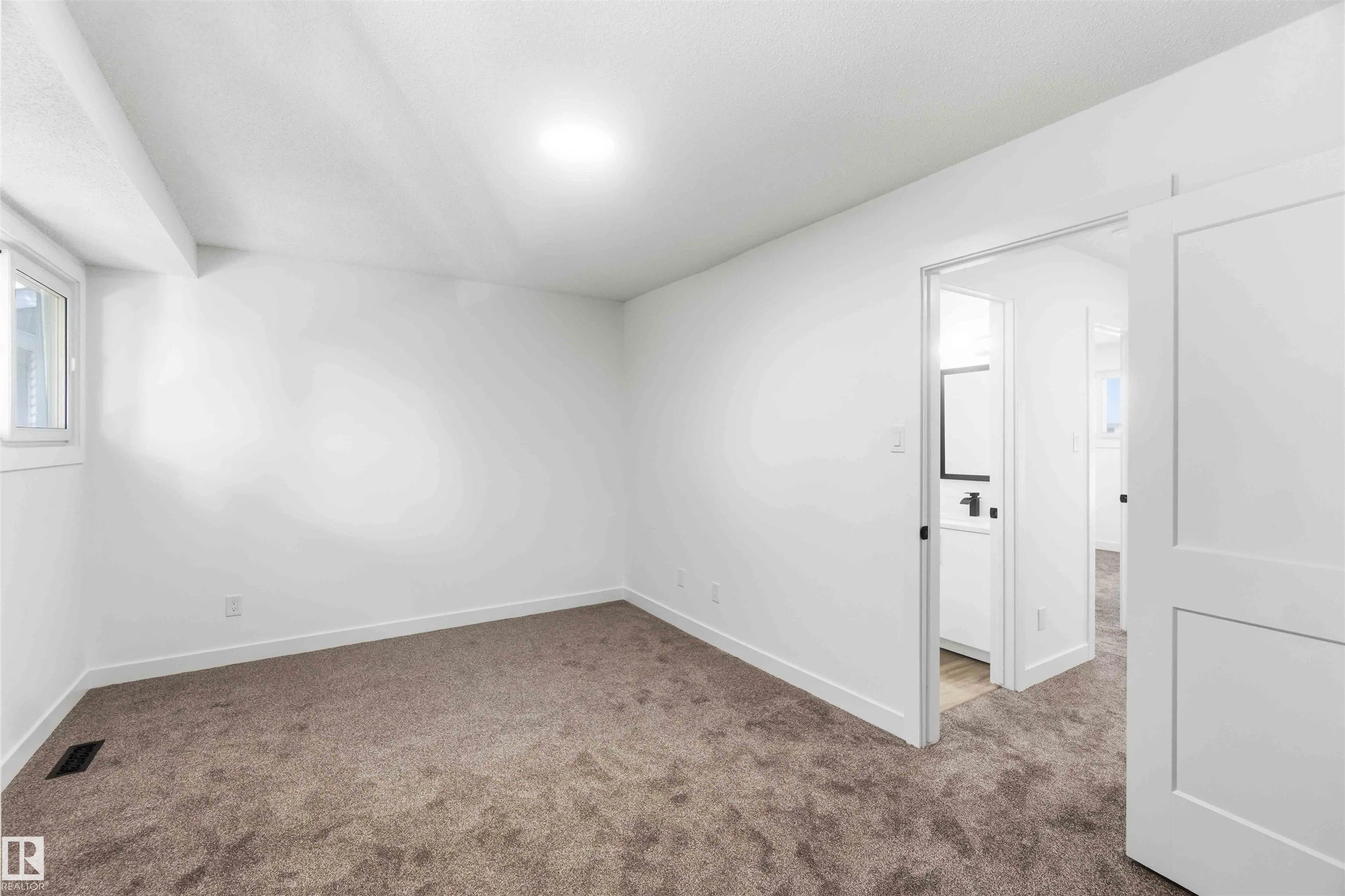 350 CLAREVIEW Road