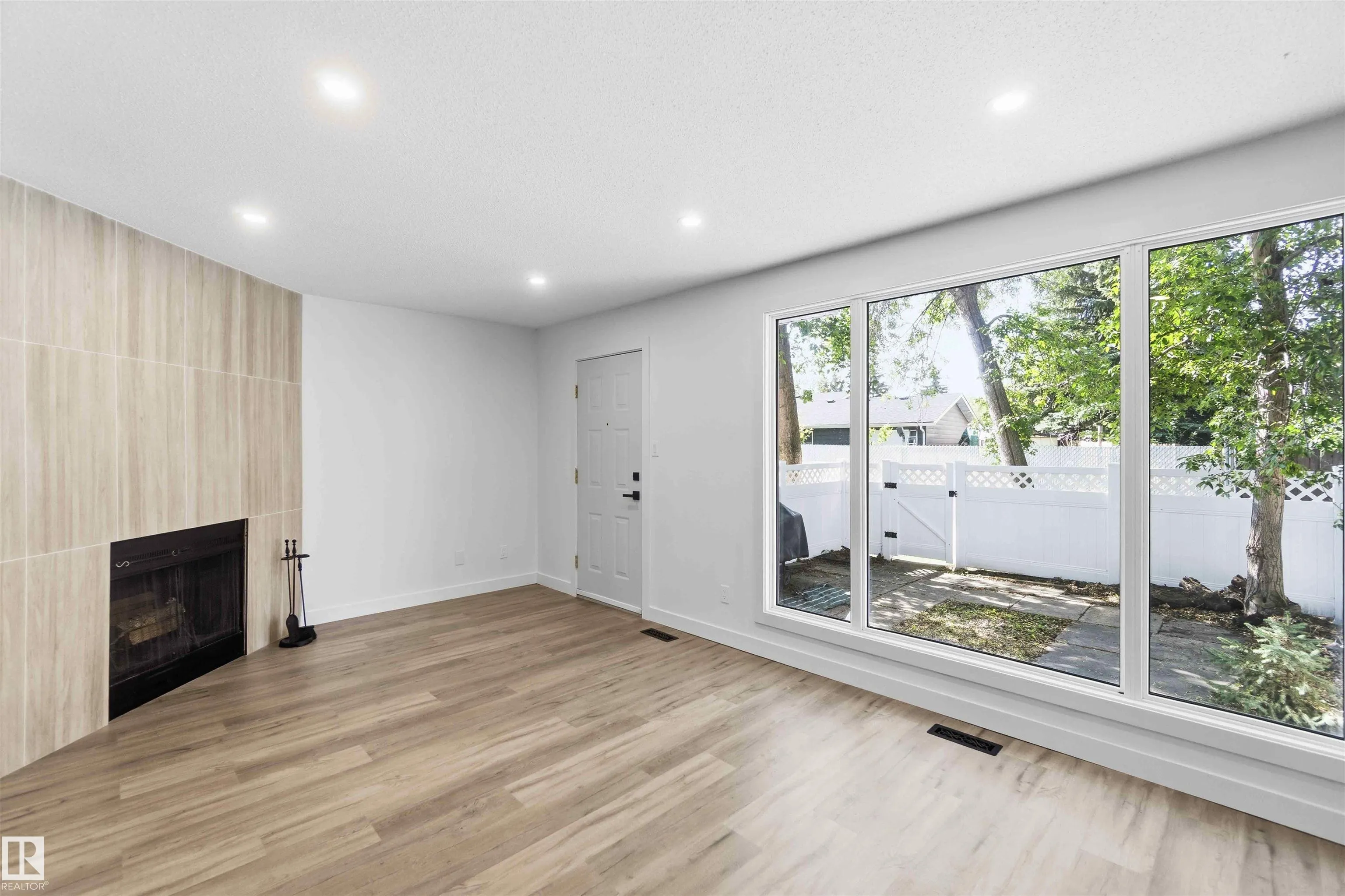 350 CLAREVIEW Road