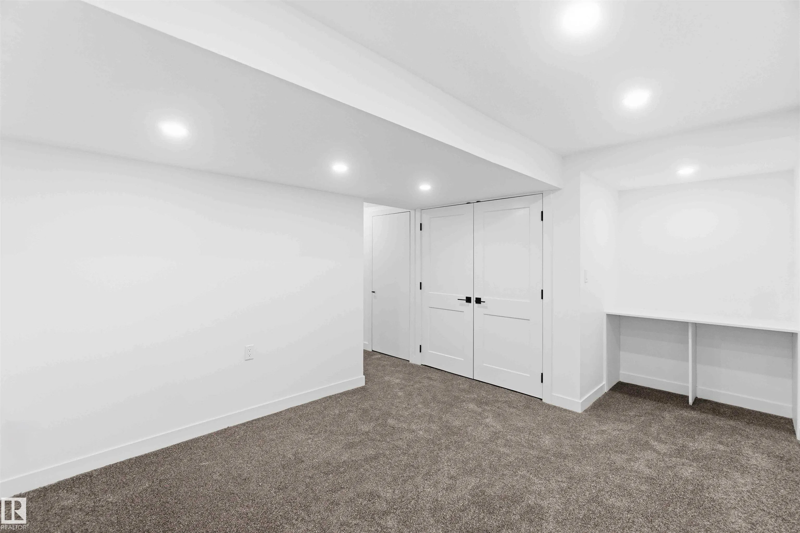 350 CLAREVIEW Road