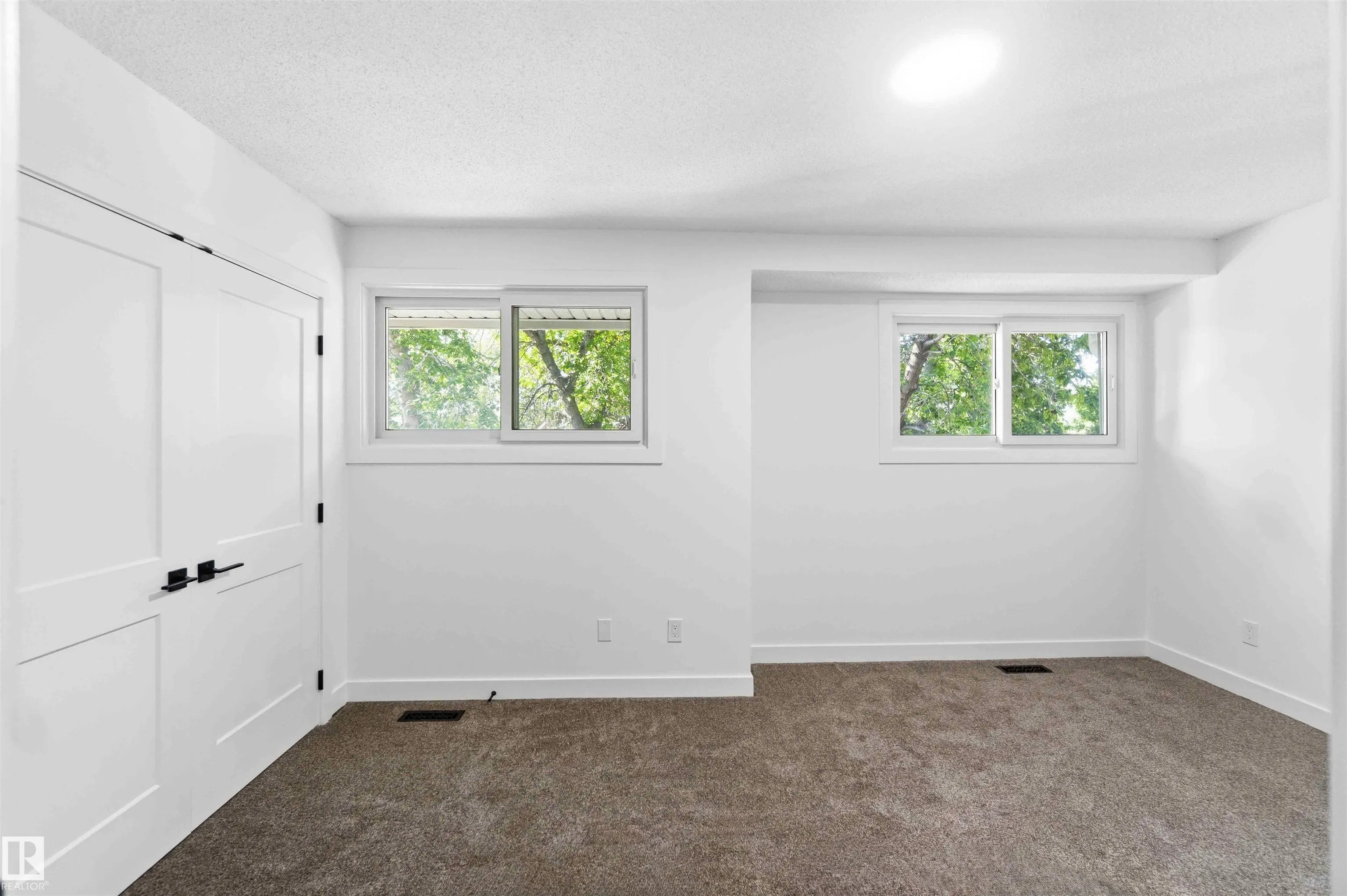 350 CLAREVIEW Road