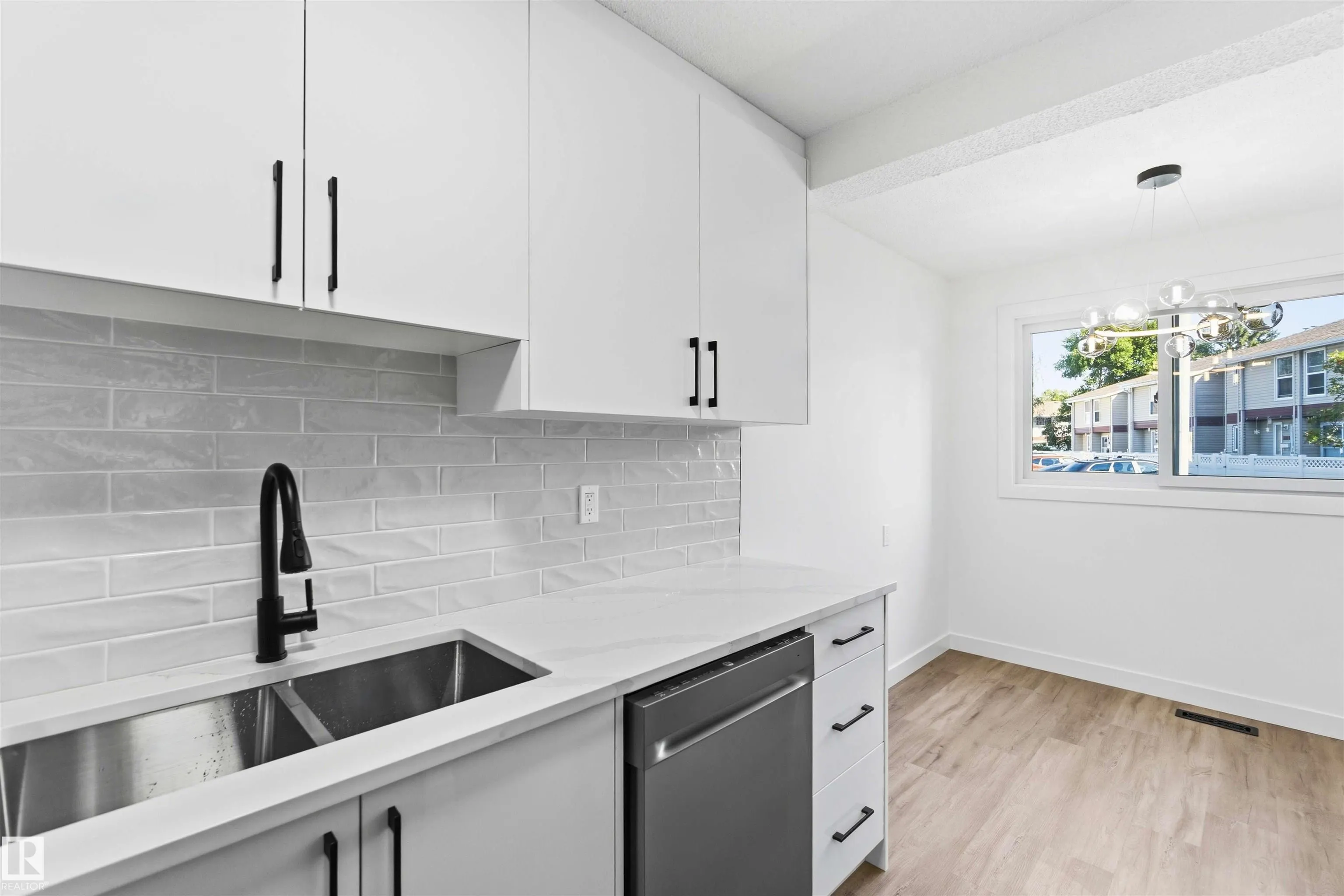 350 CLAREVIEW Road