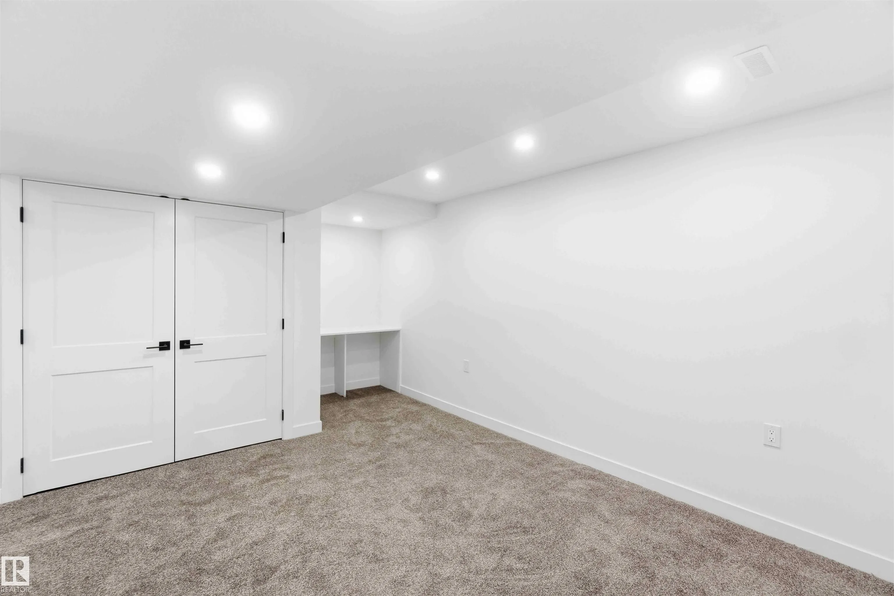 350 CLAREVIEW Road