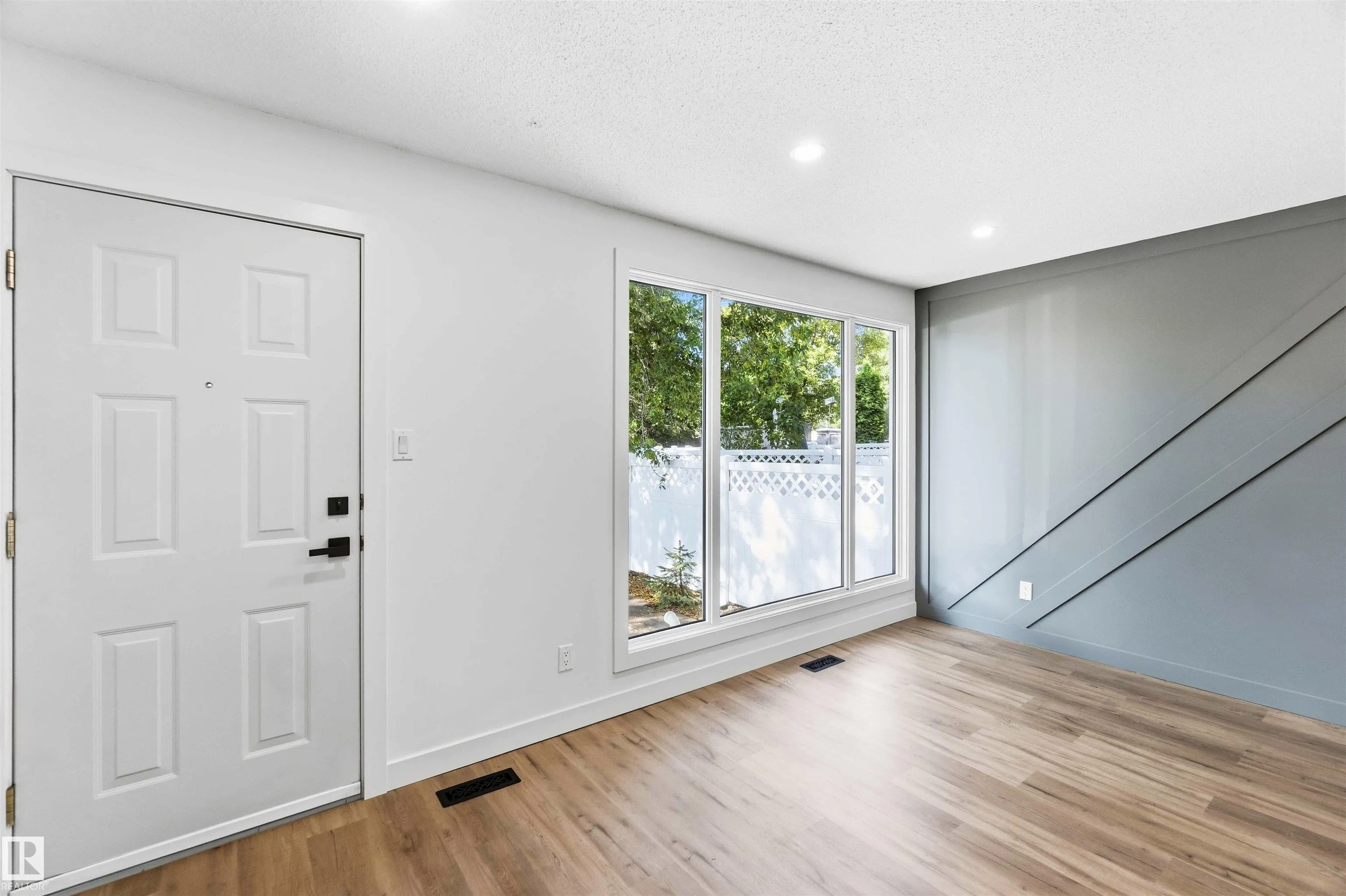 350 CLAREVIEW Road