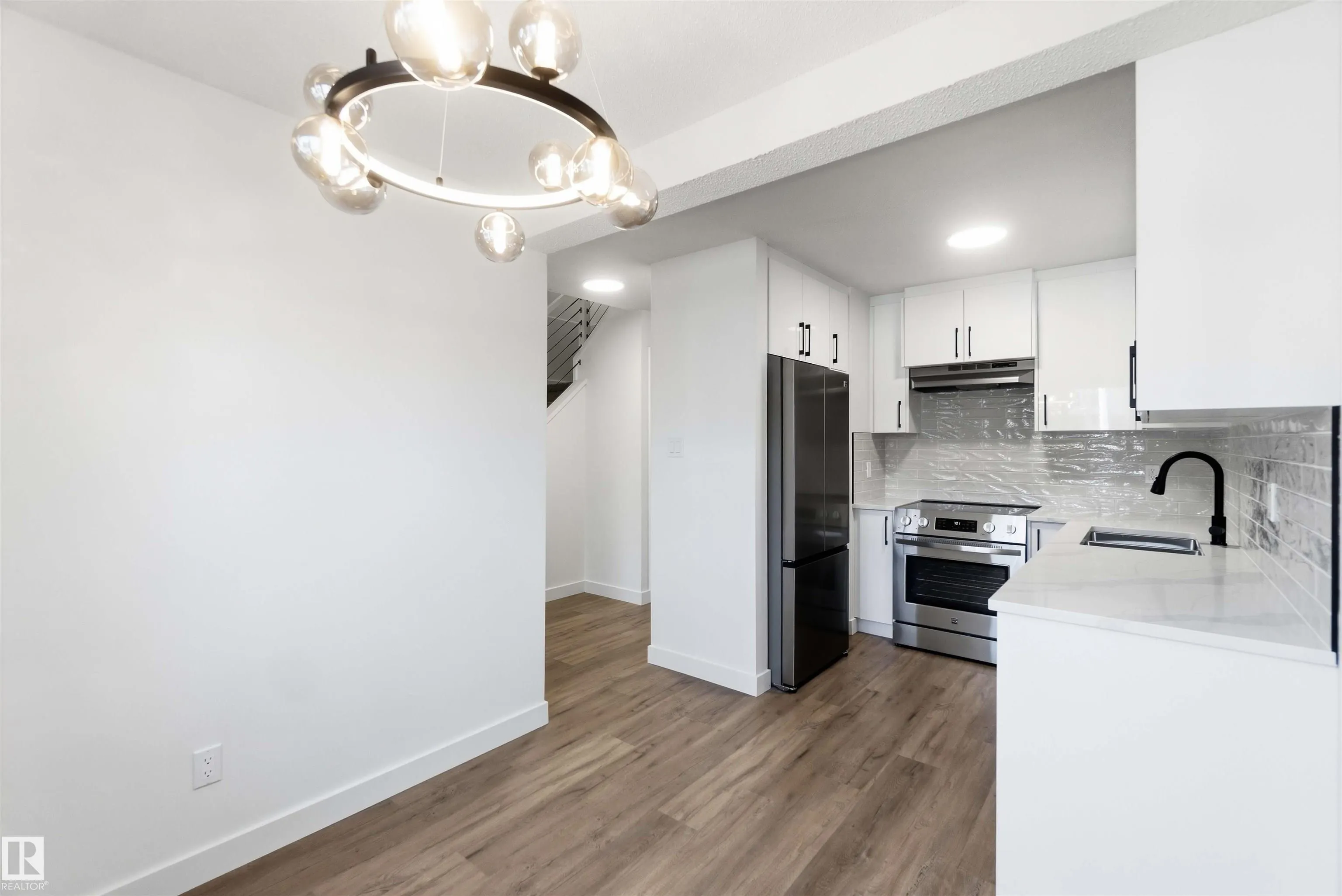 350 CLAREVIEW Road