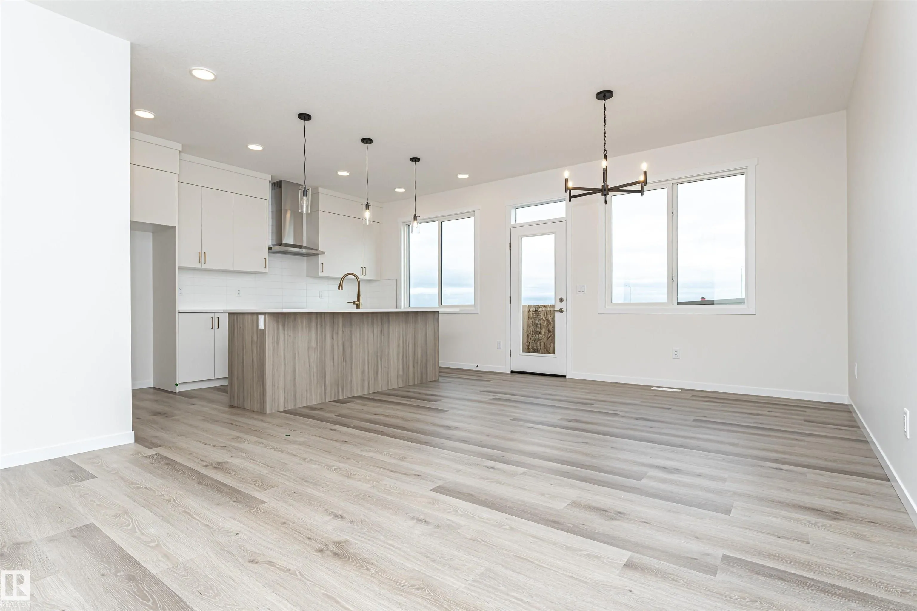 6276 180 Avenue