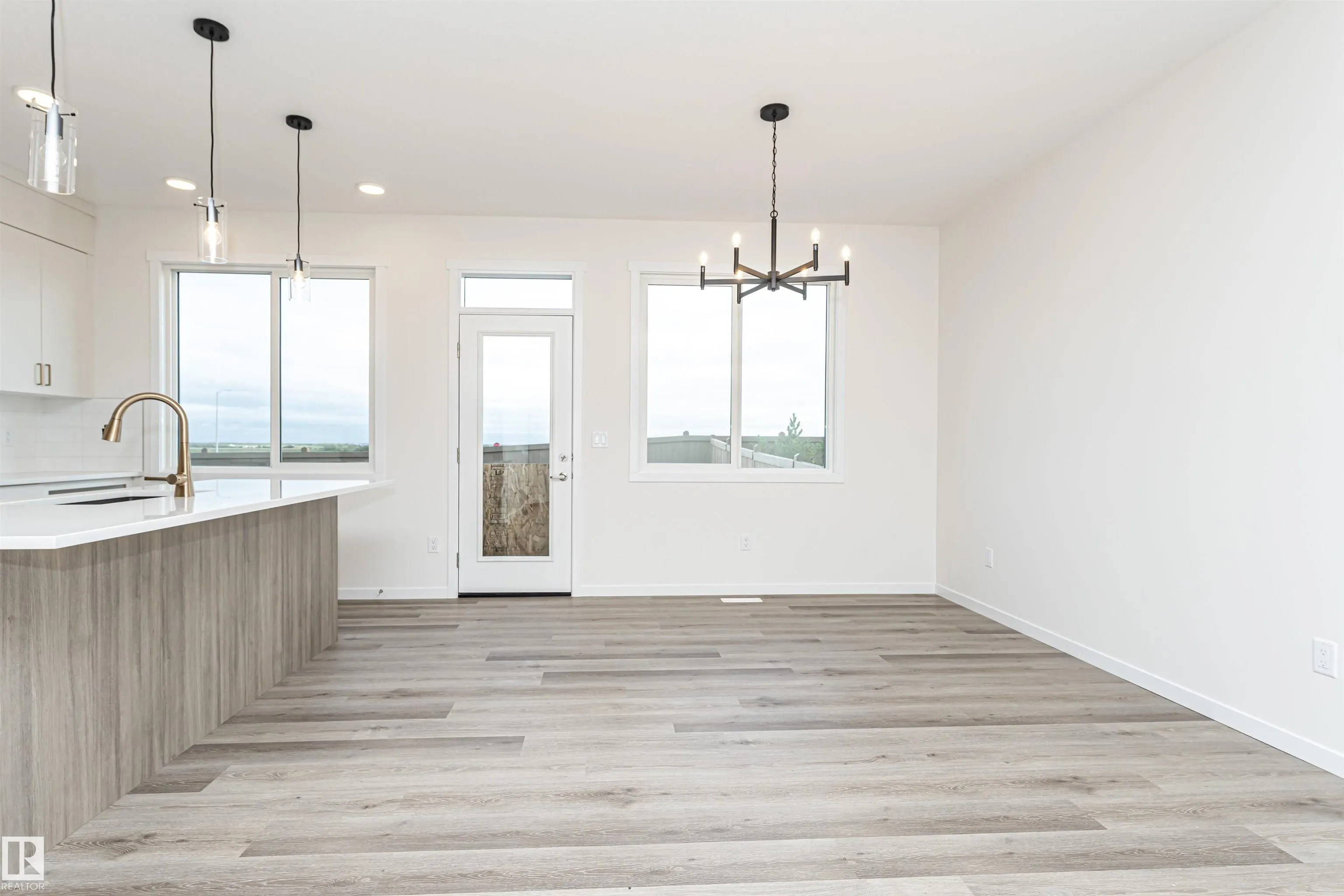 6276 180 Avenue