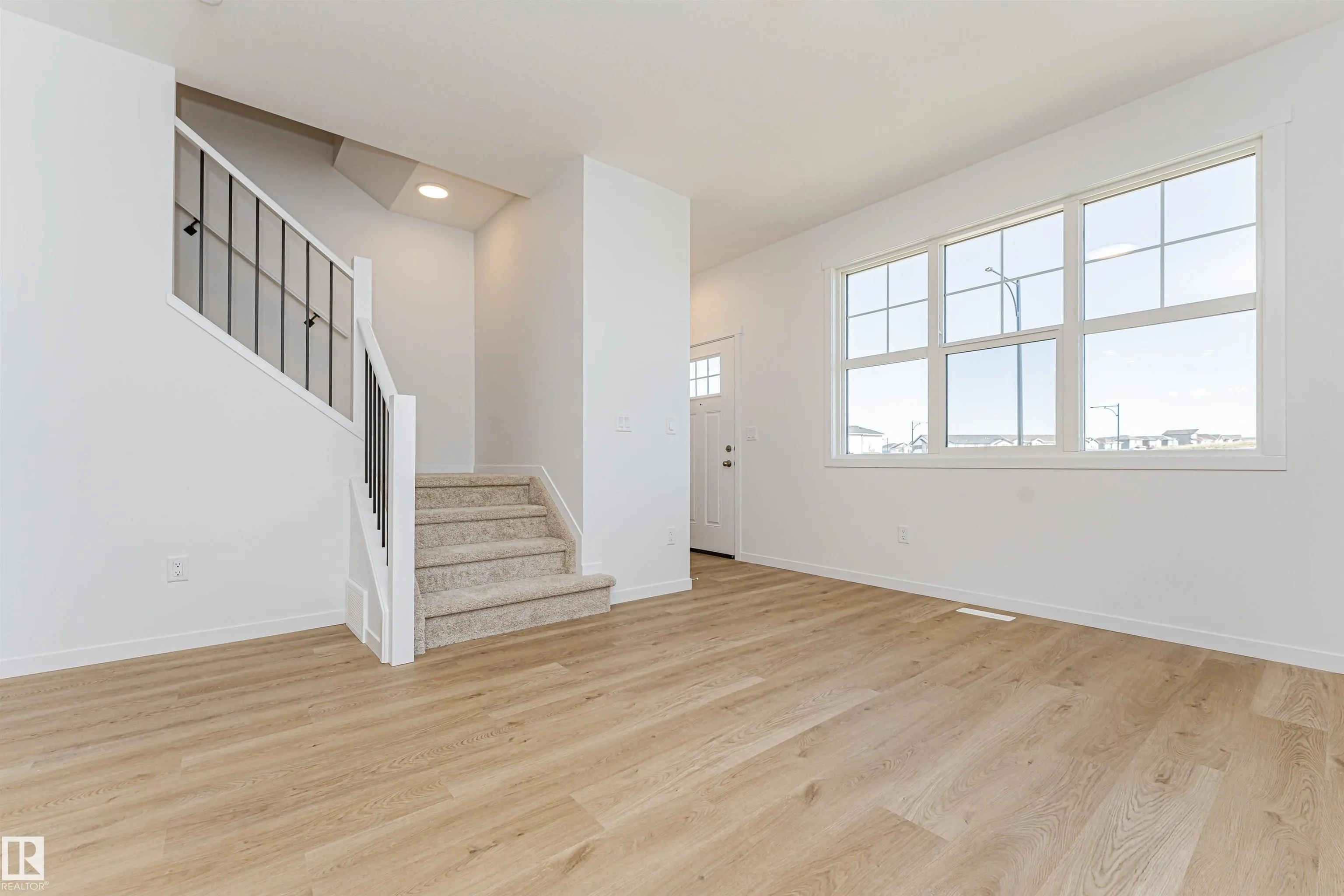 3896 Wren Crescent