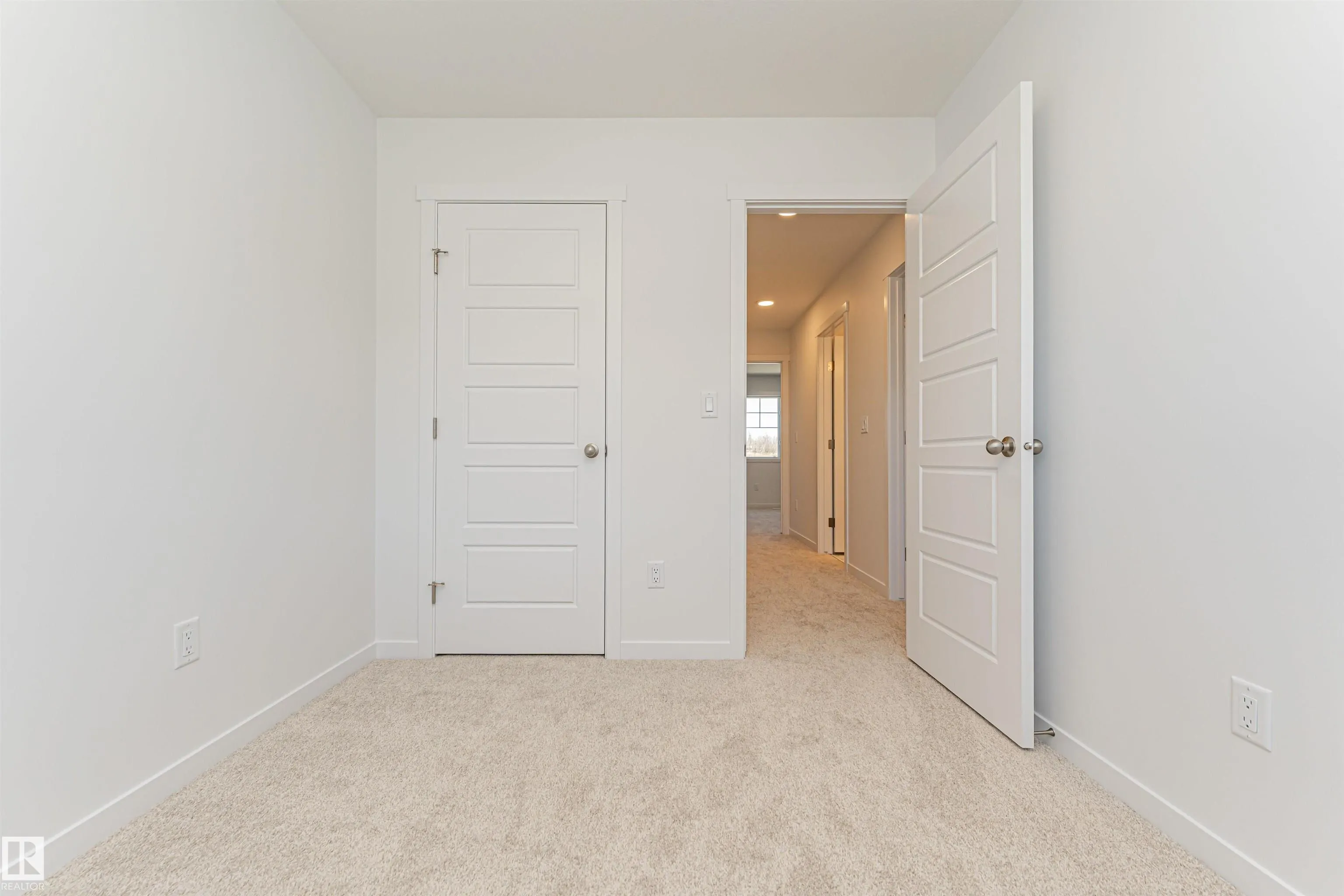 3896 Wren Crescent