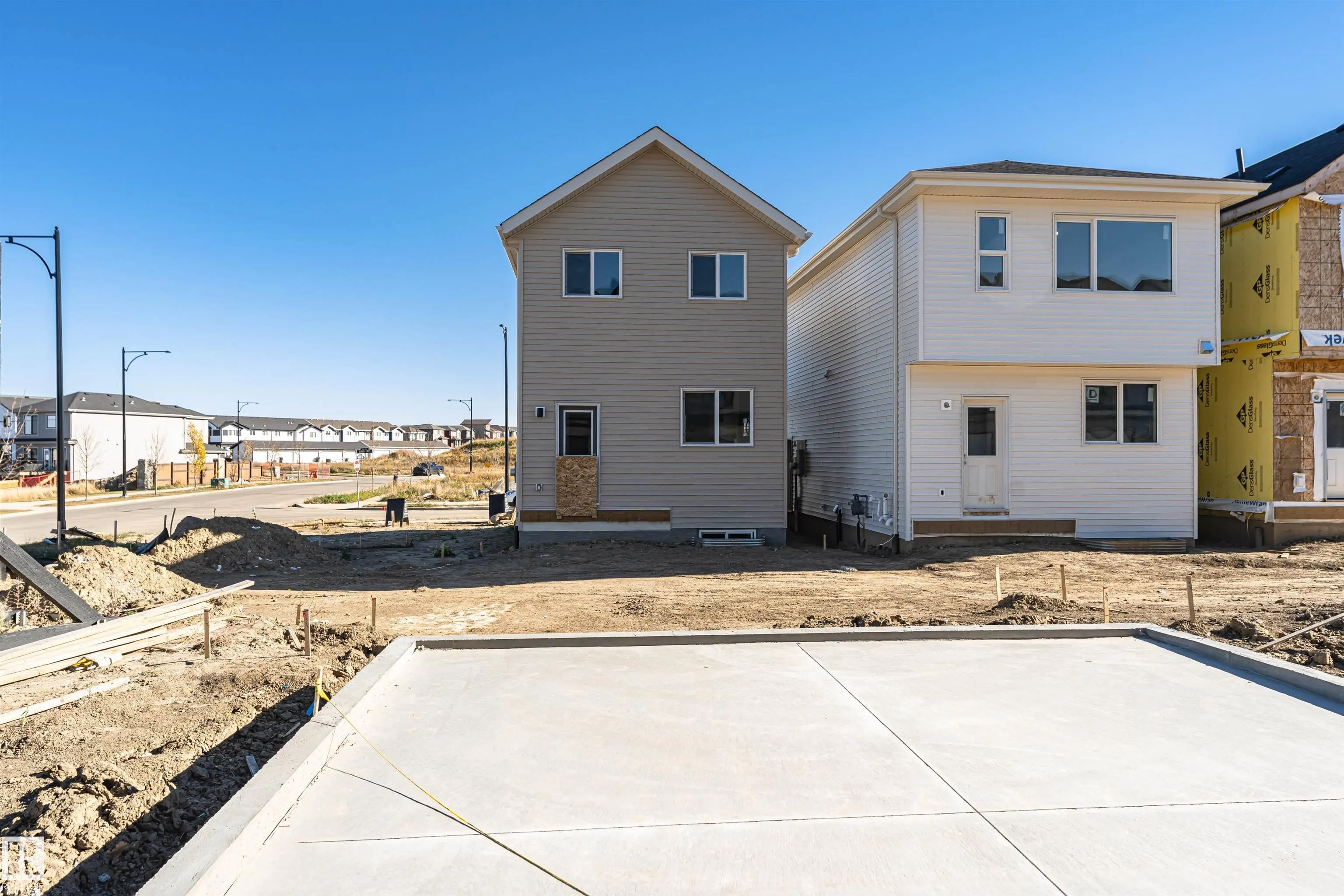 3896 Wren Crescent