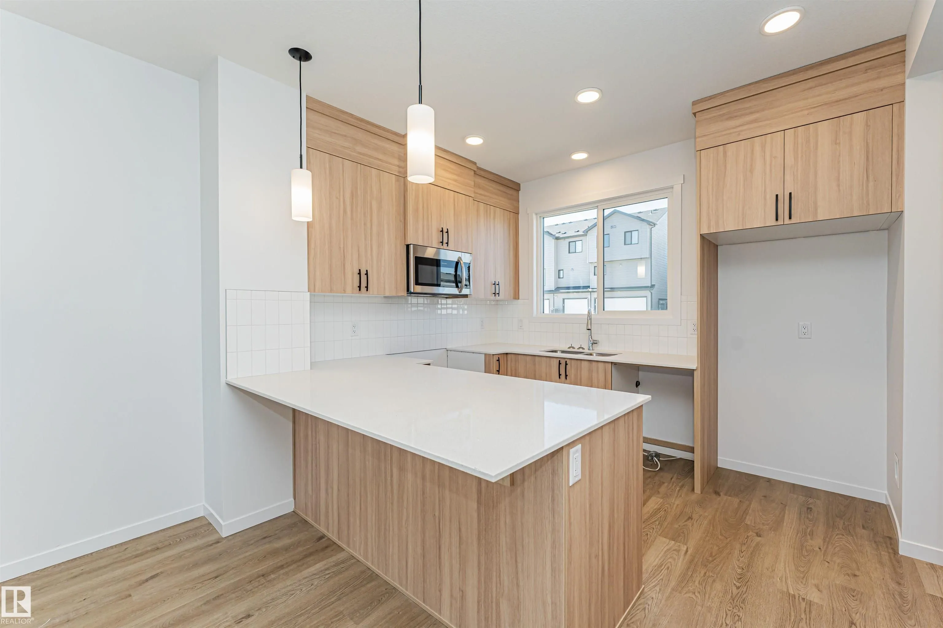 3896 Wren Crescent
