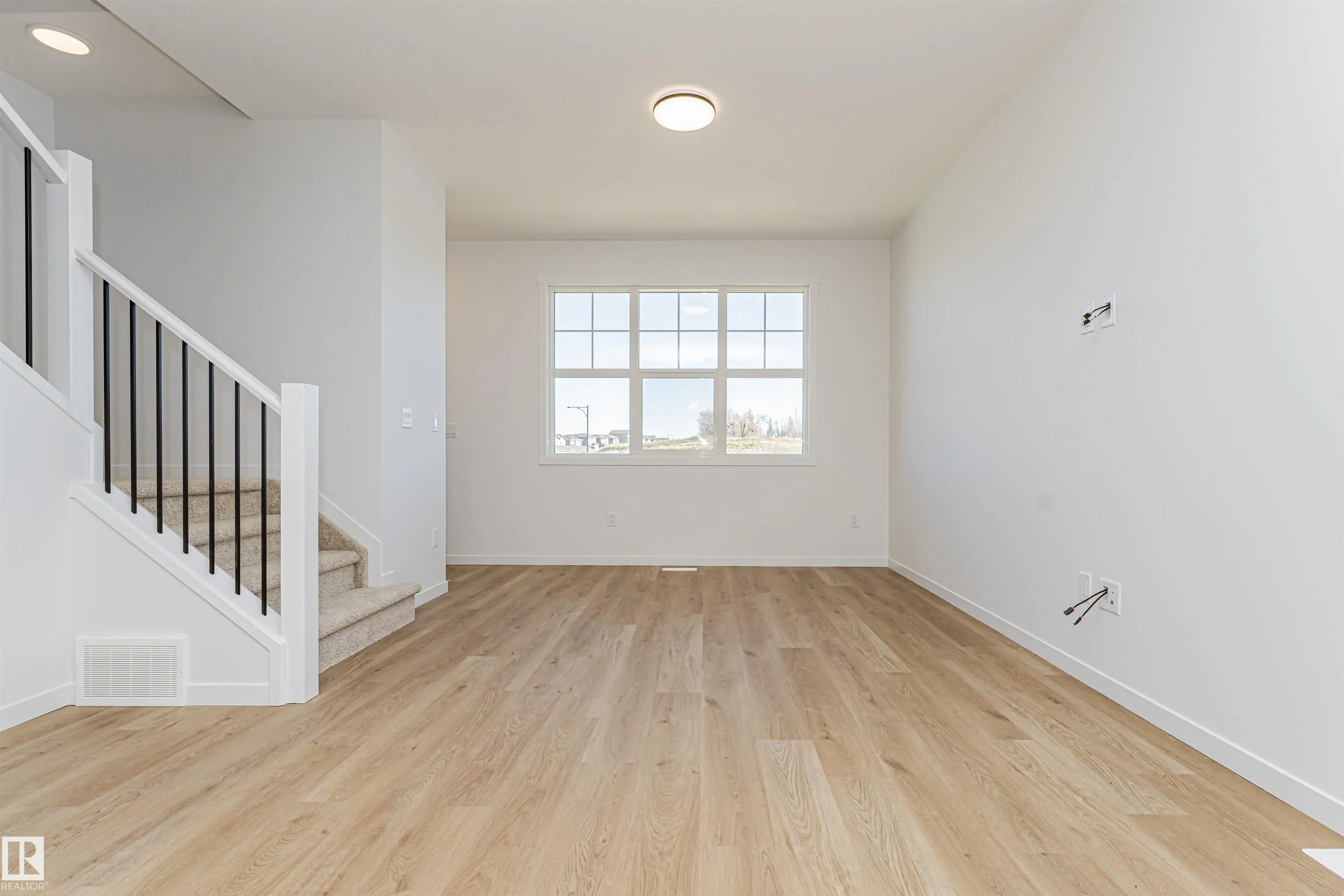 3896 Wren Crescent