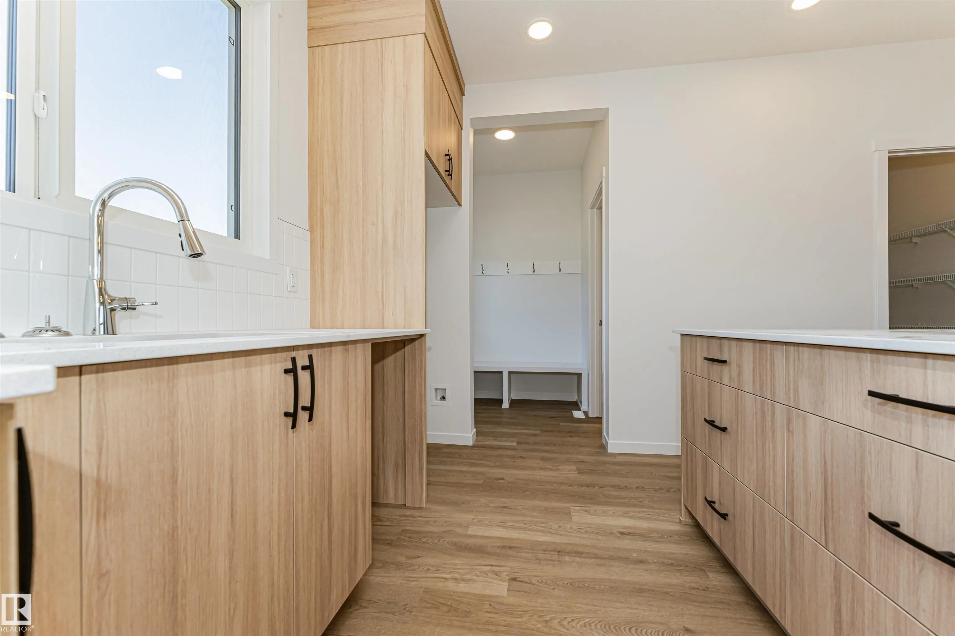 3896 Wren Crescent
