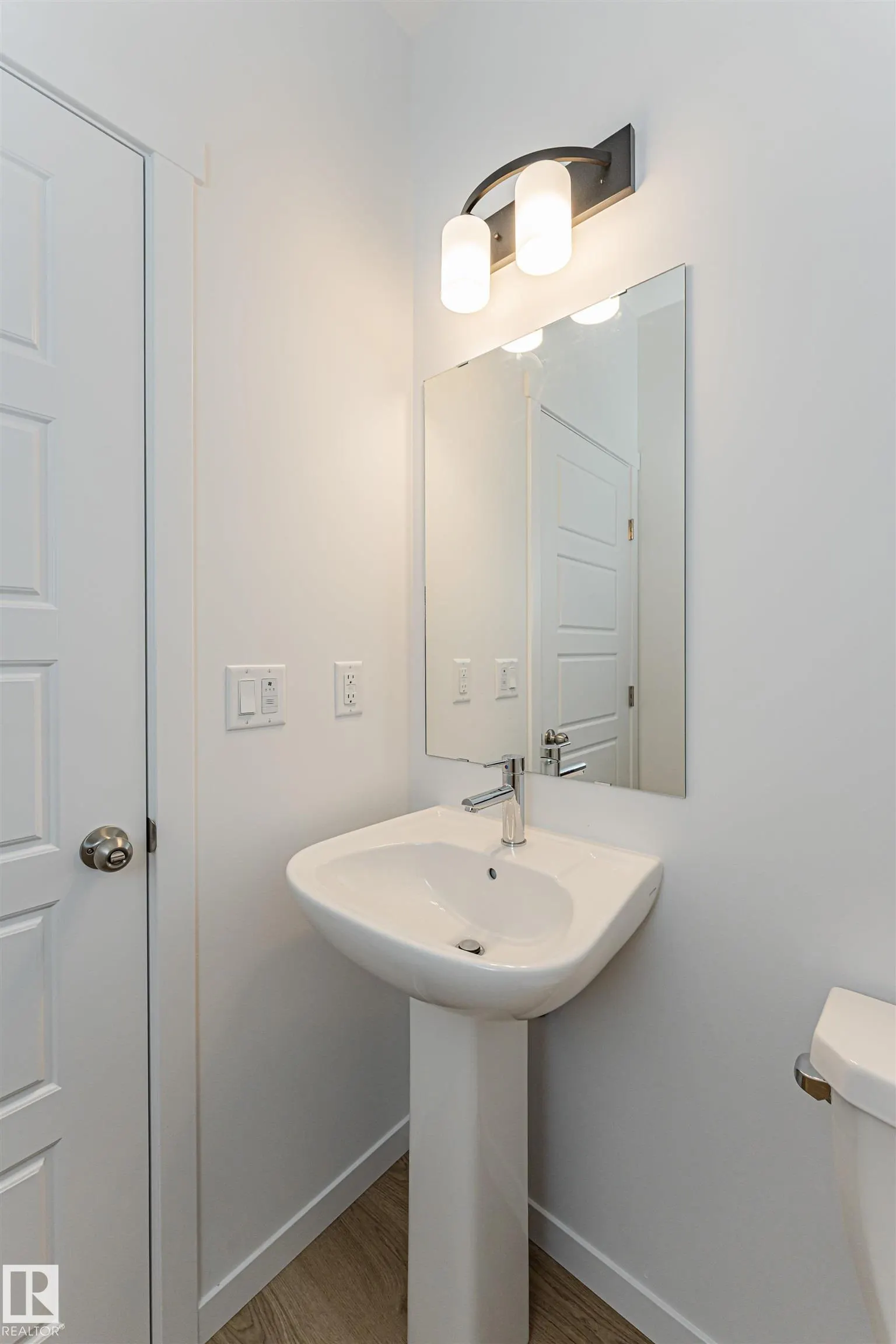 3896 Wren Crescent