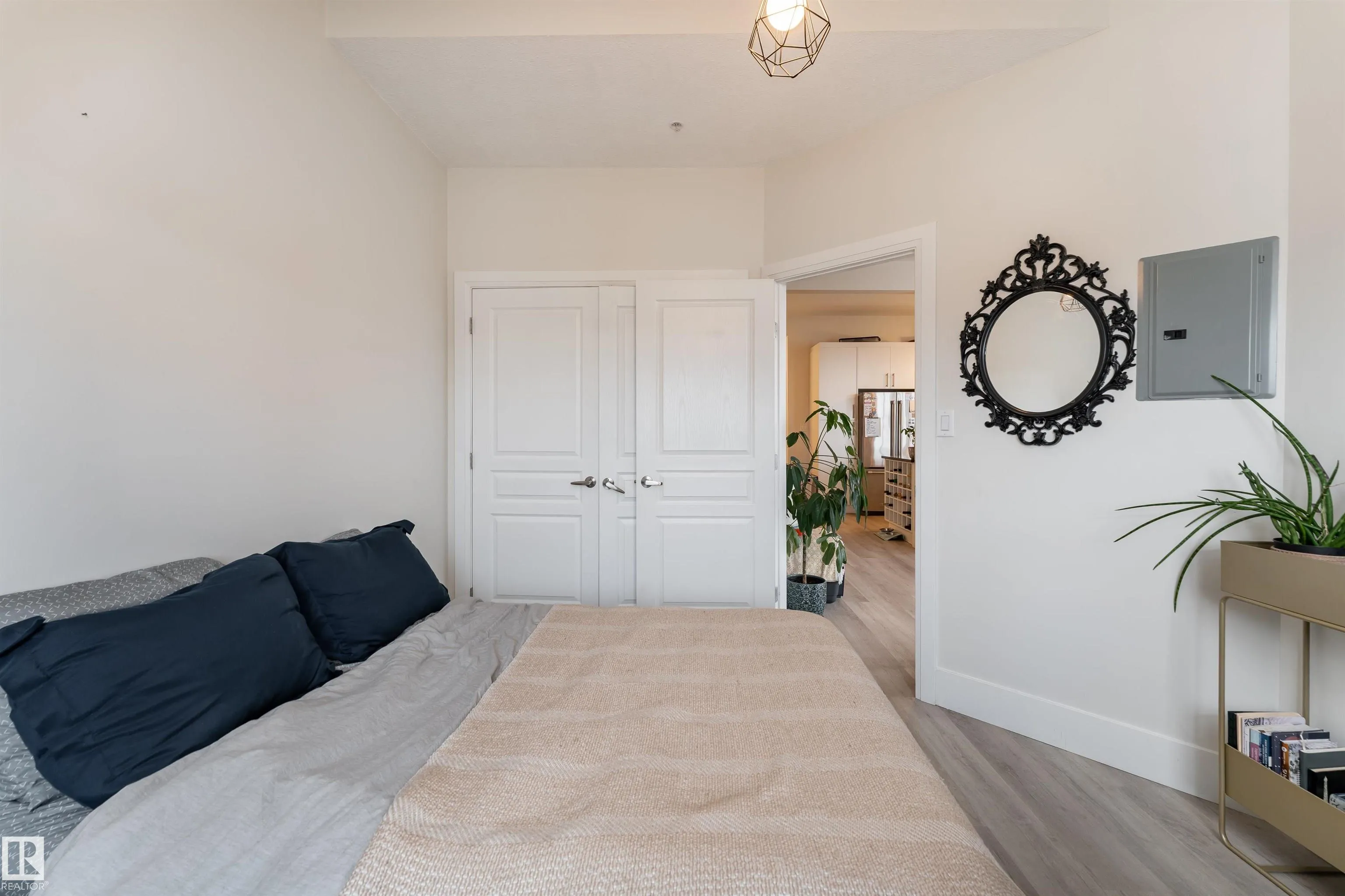 10403 122 Street