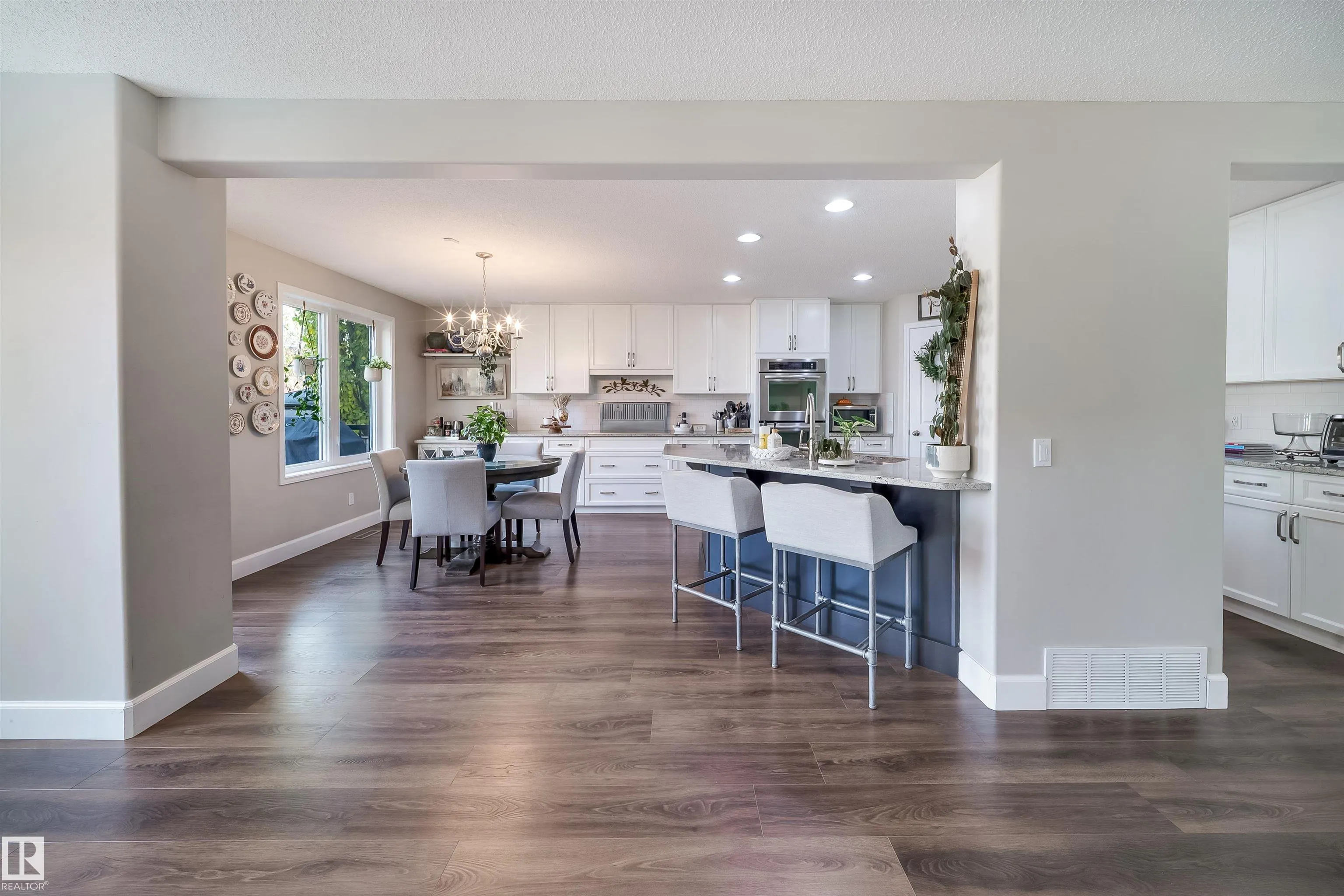 347 DAVENPORT Drive