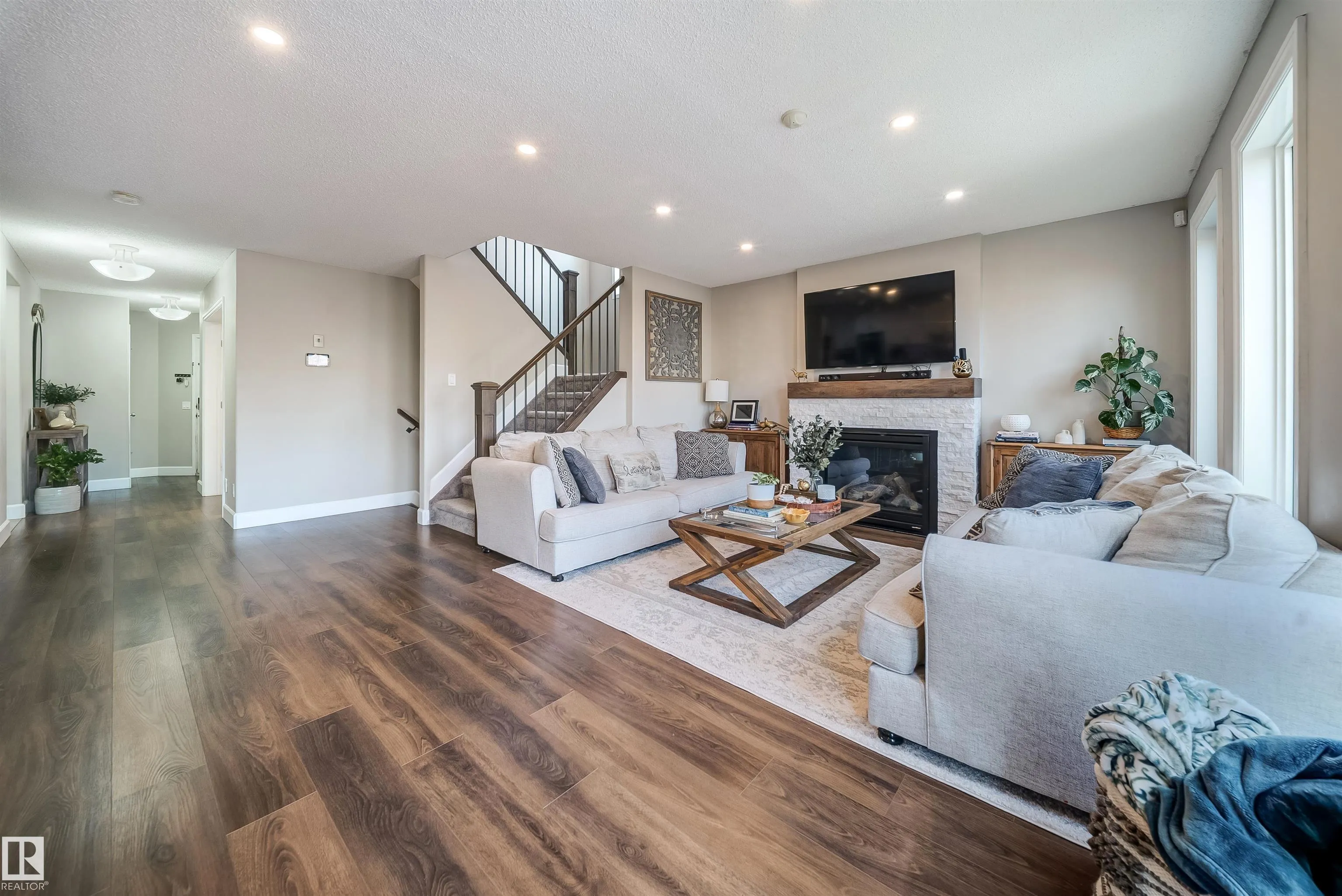 347 DAVENPORT Drive