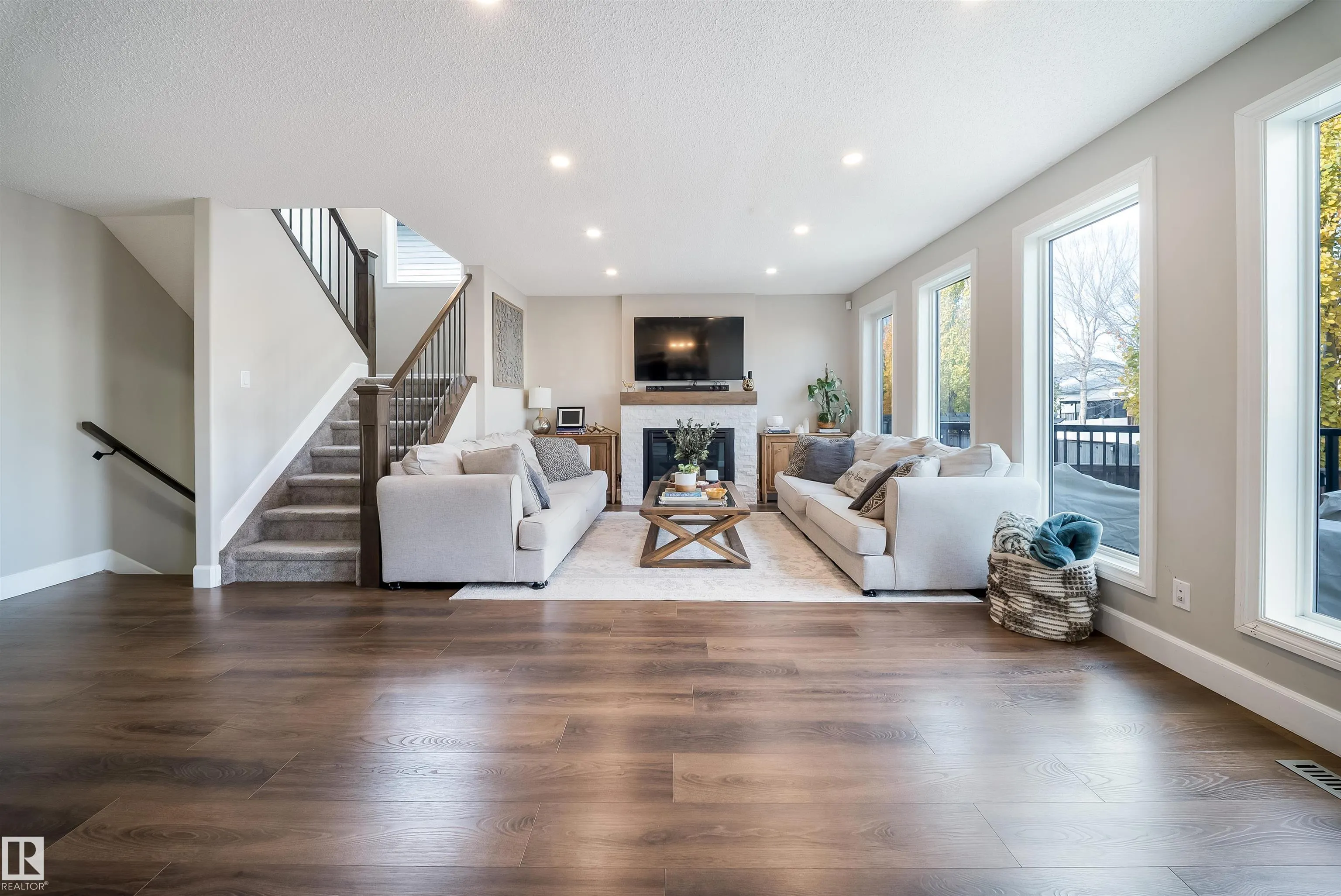 347 DAVENPORT Drive