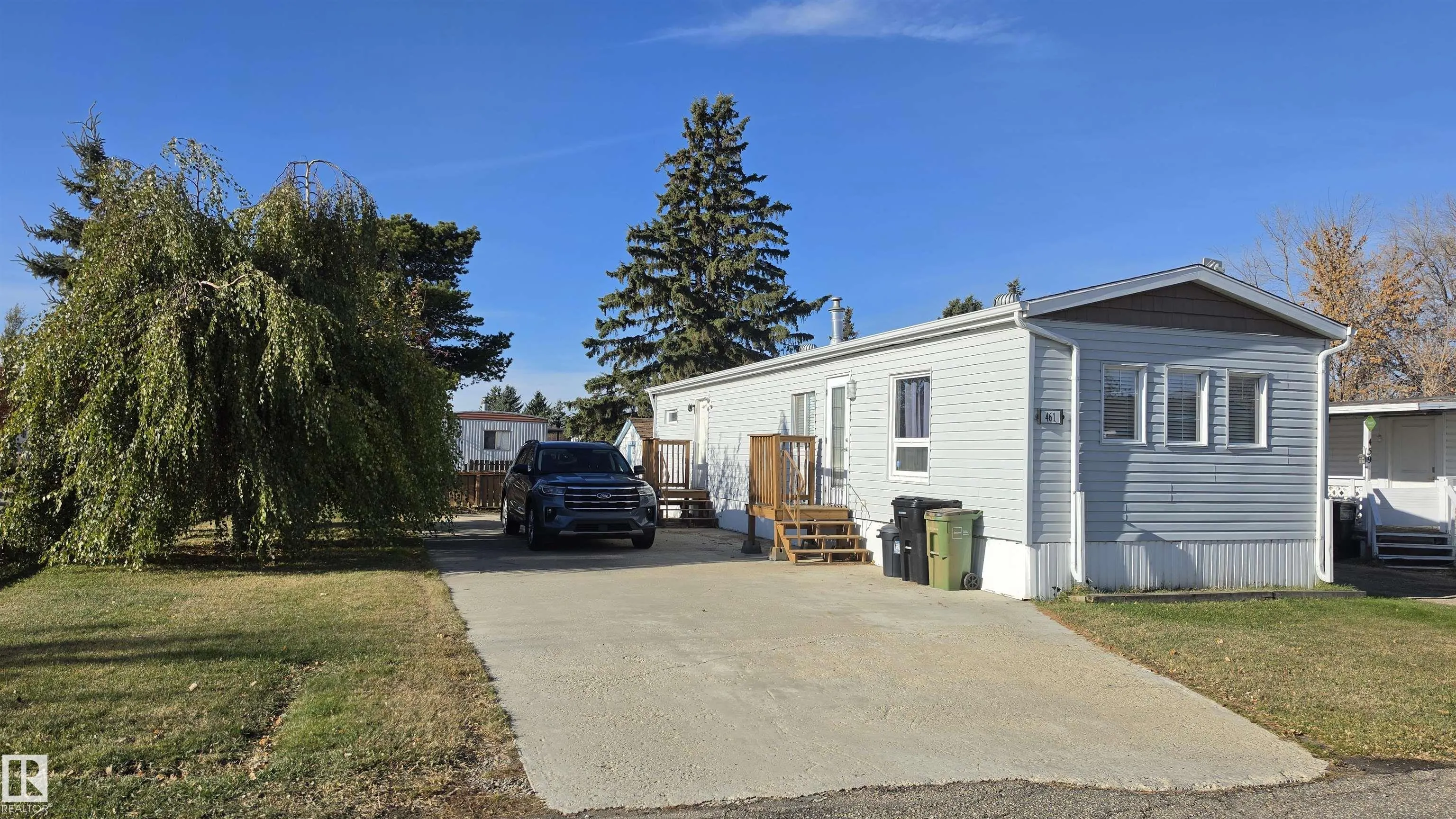 461 Westview Close