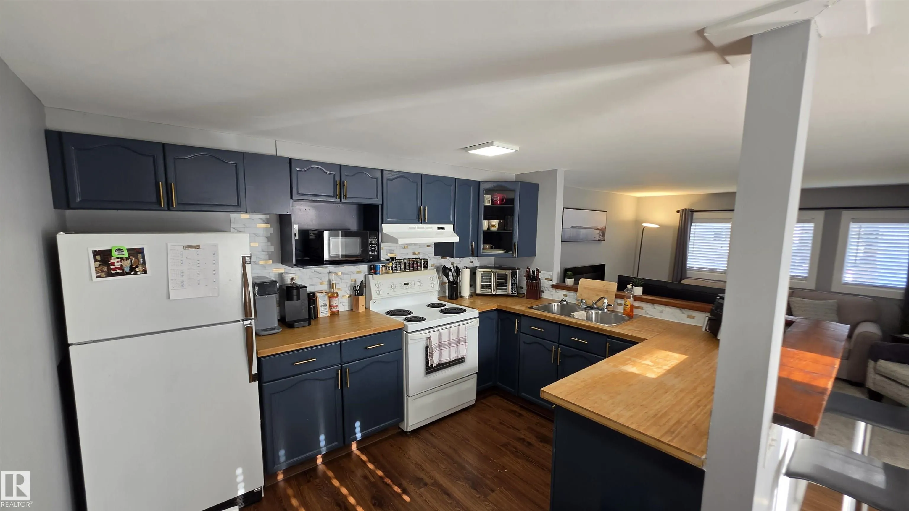 461 Westview Close