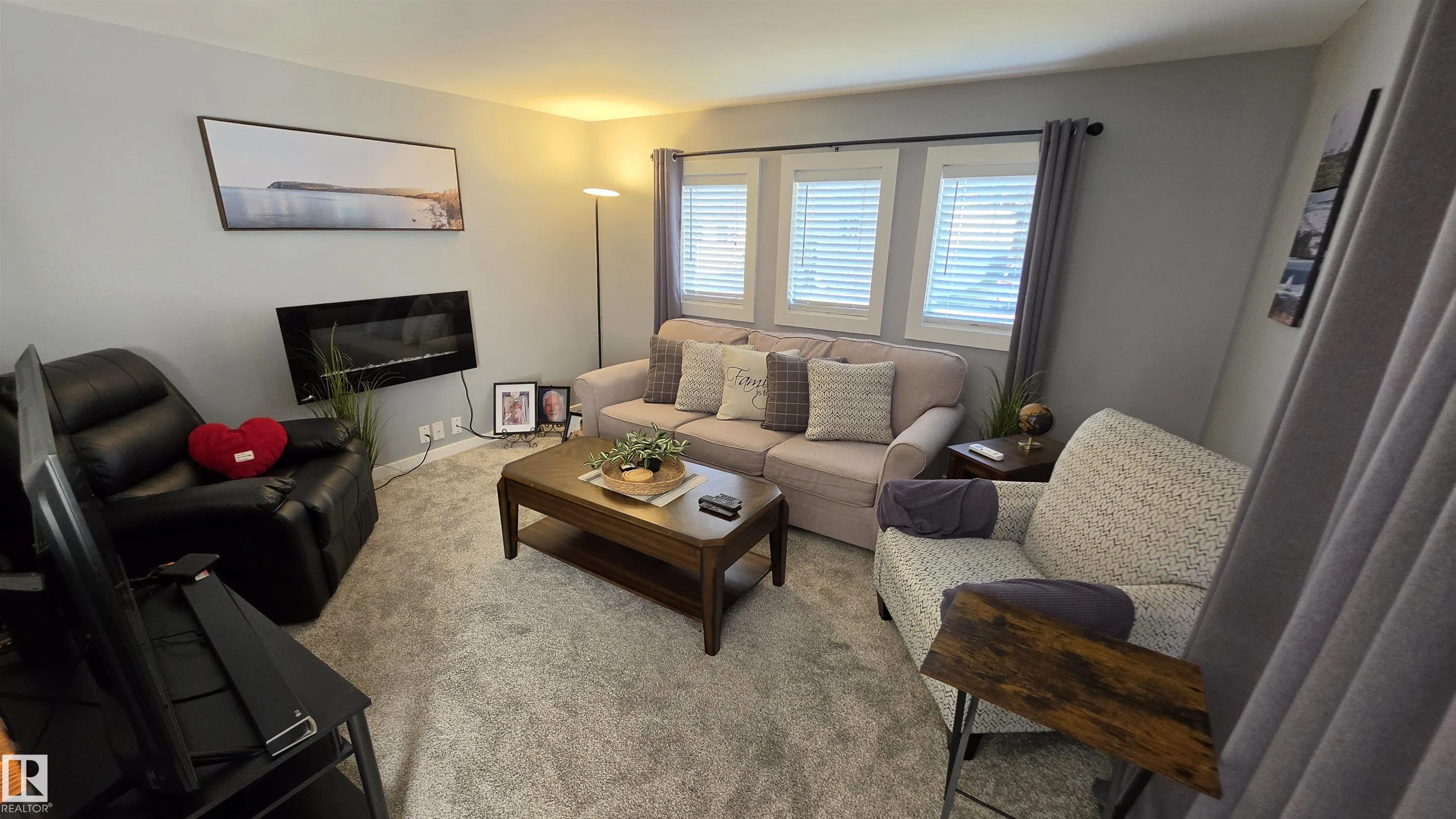 461 Westview Close