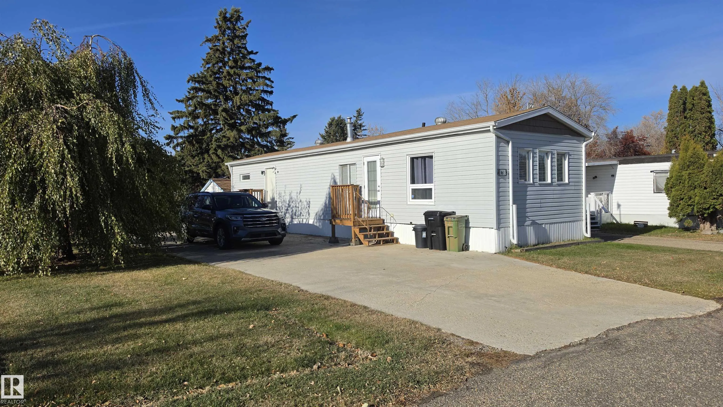 461 Westview Close