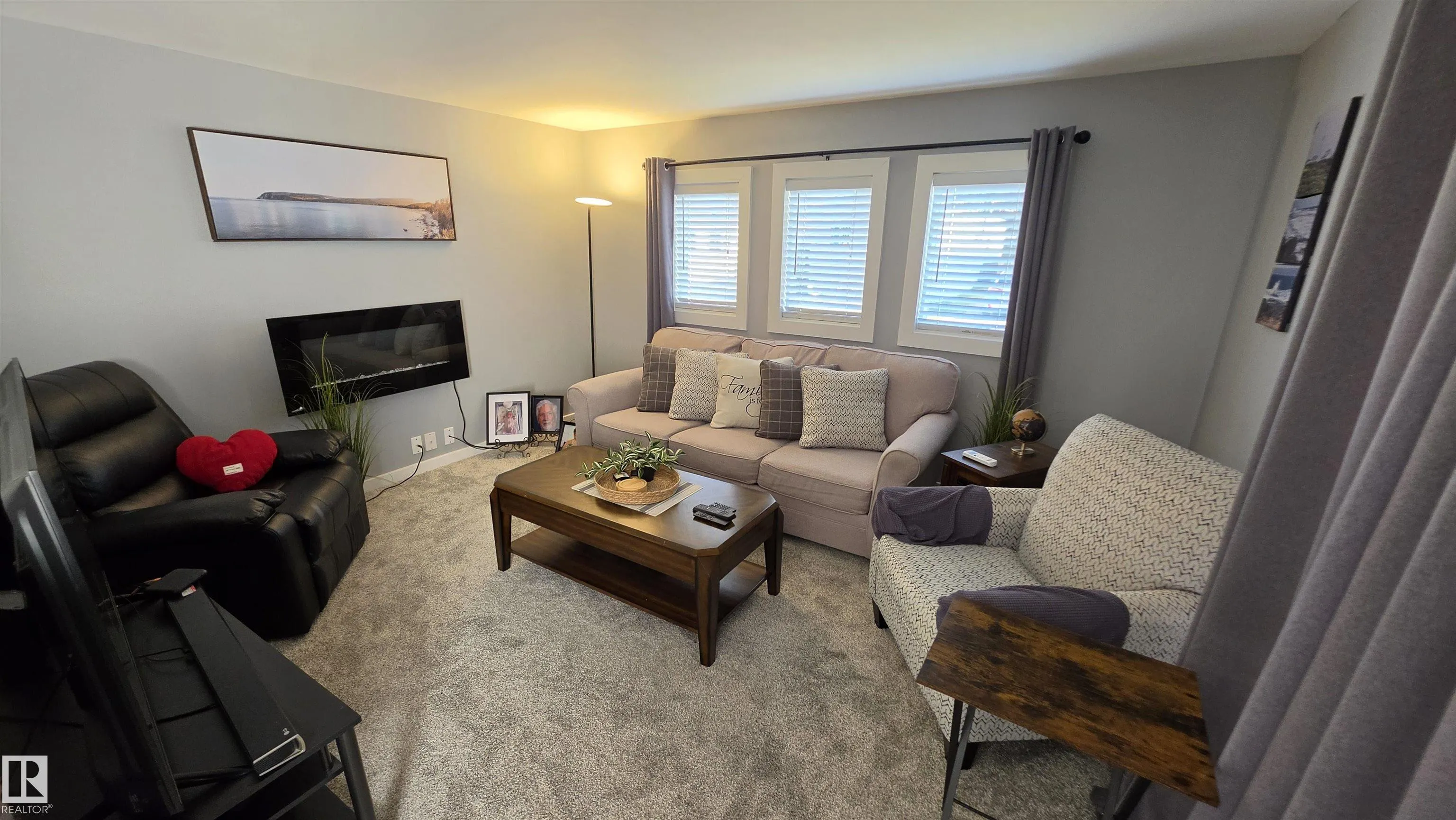 461 Westview Close