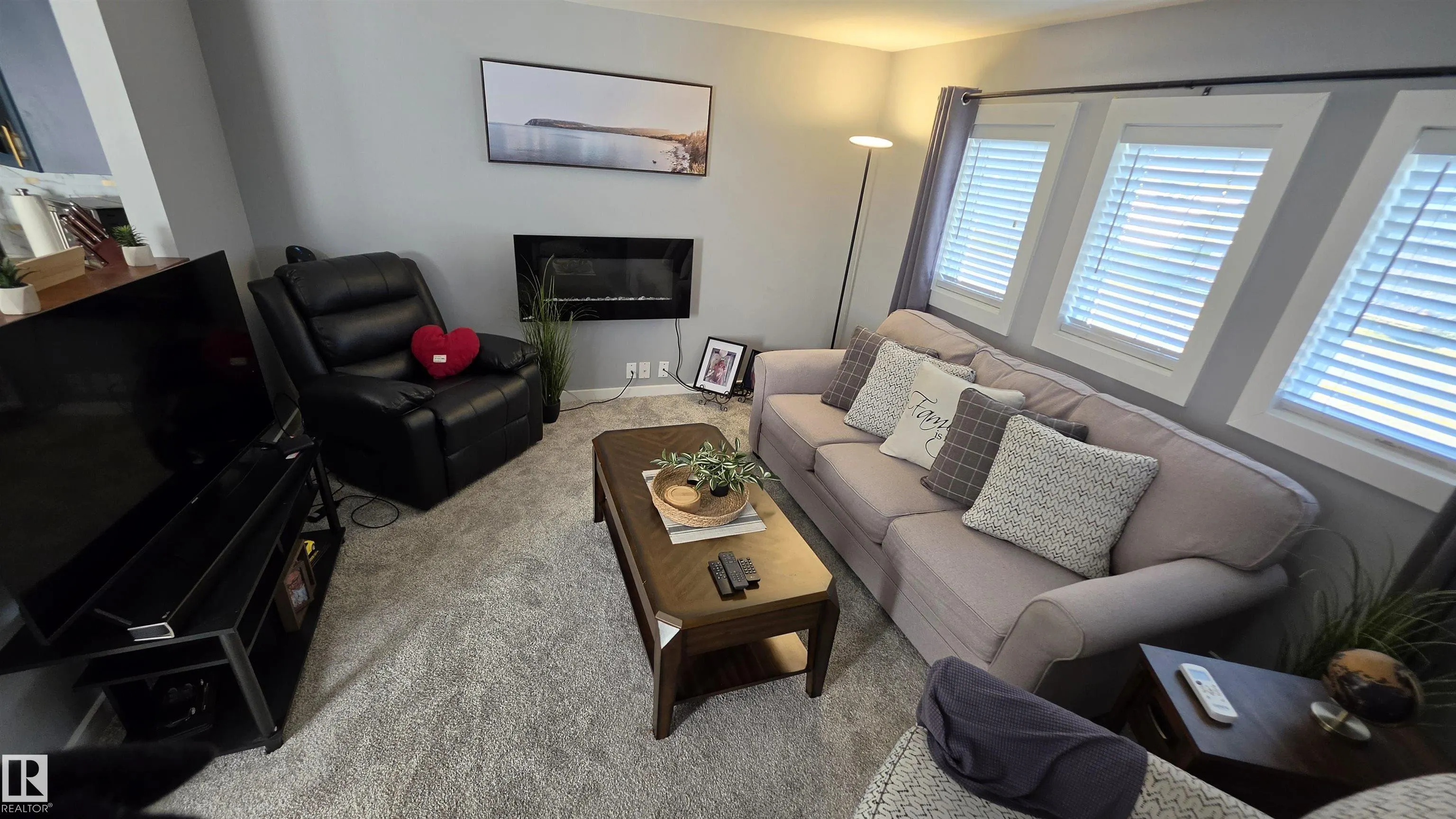 461 Westview Close