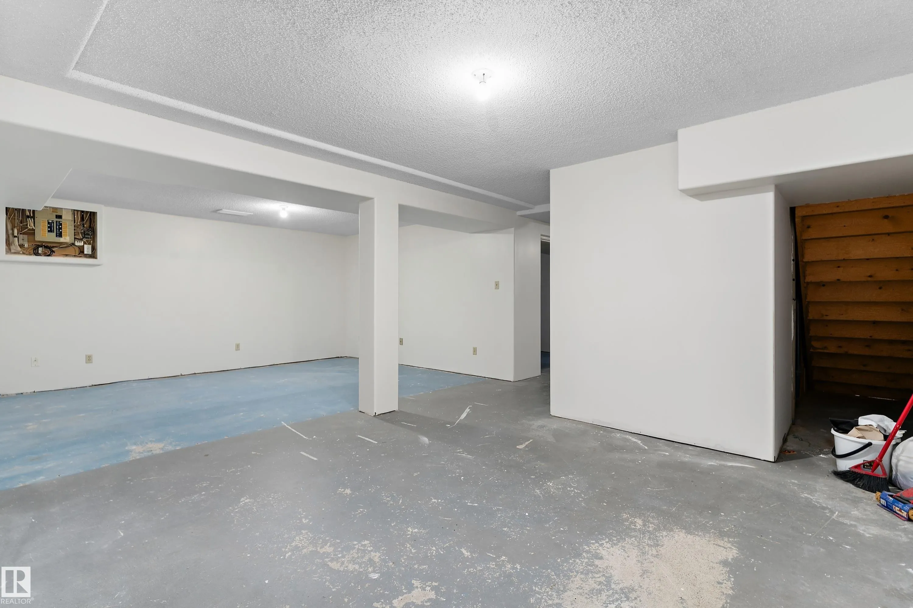 156 DUNLUCE Road