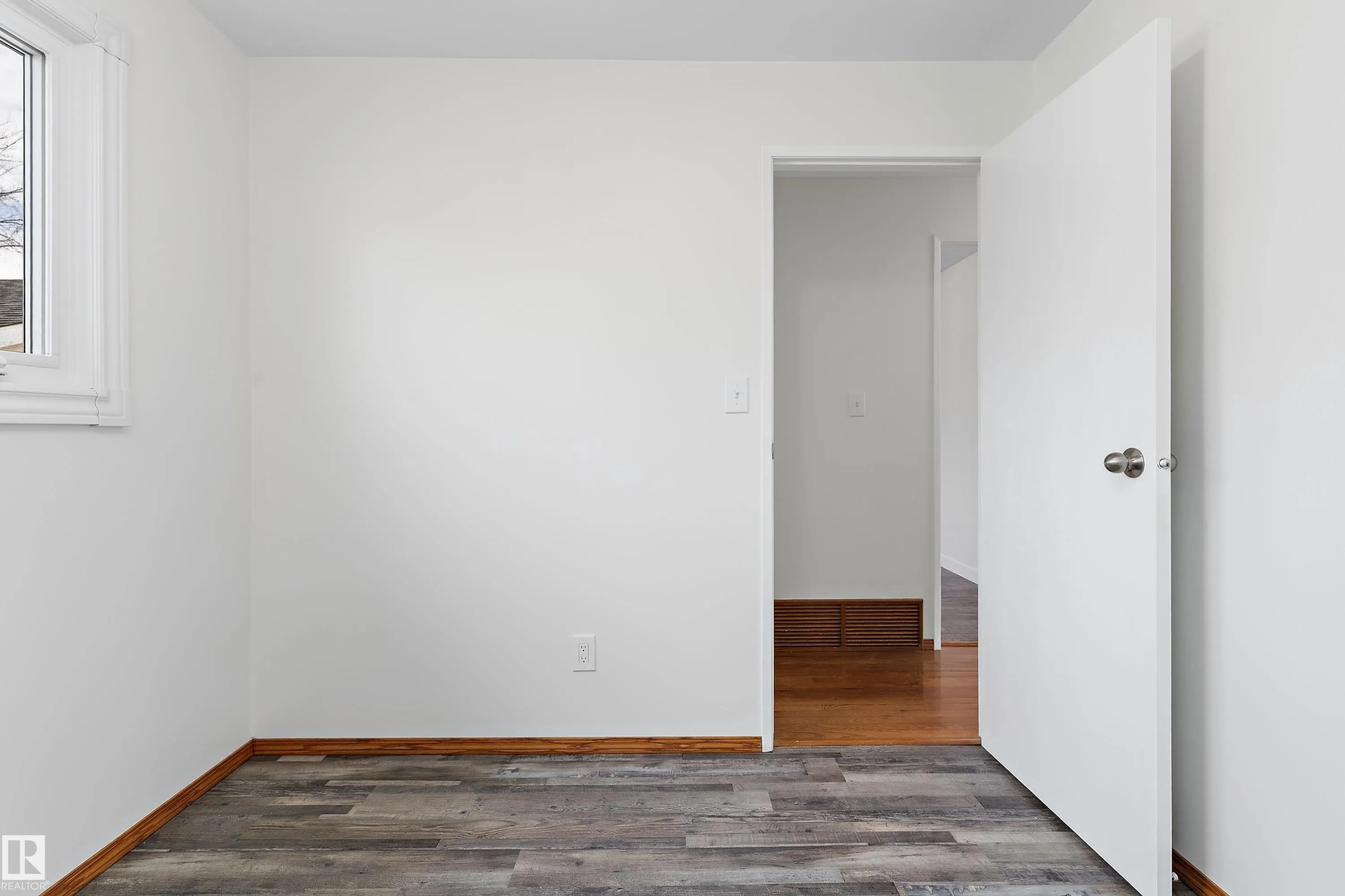 156 DUNLUCE Road