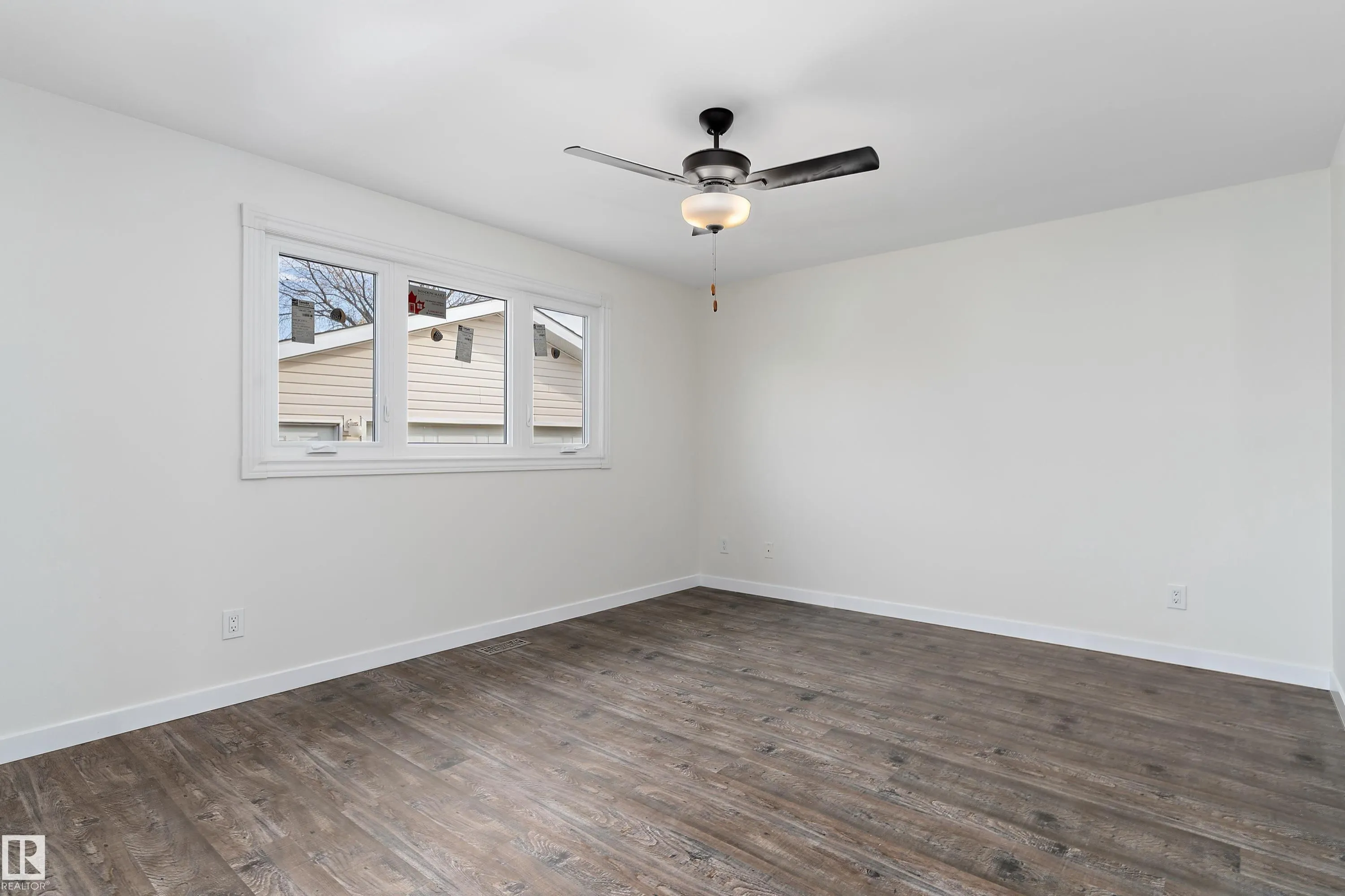 156 DUNLUCE Road