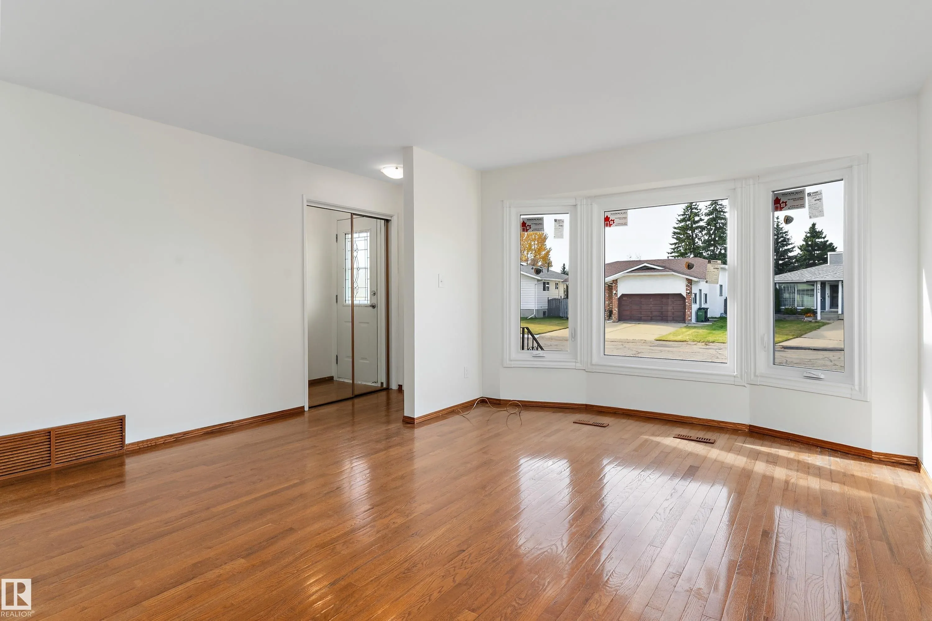 156 DUNLUCE Road