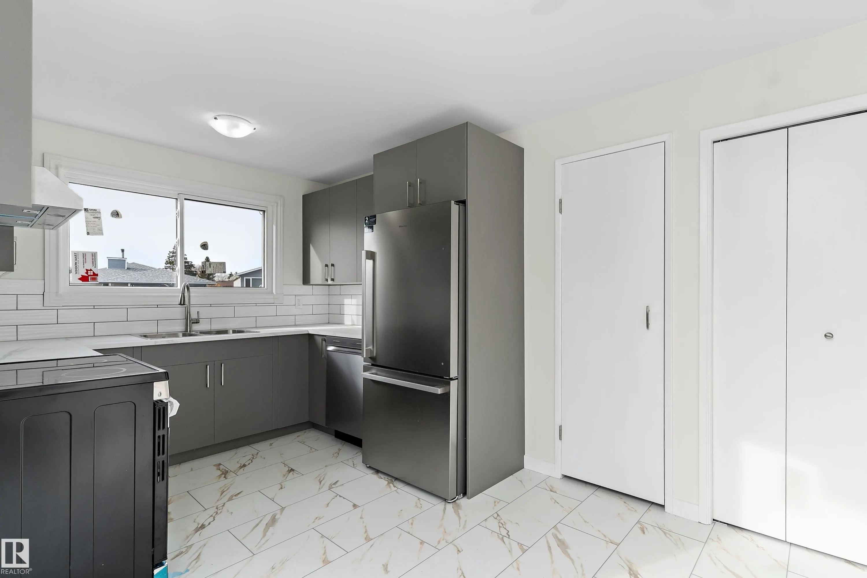 156 DUNLUCE Road