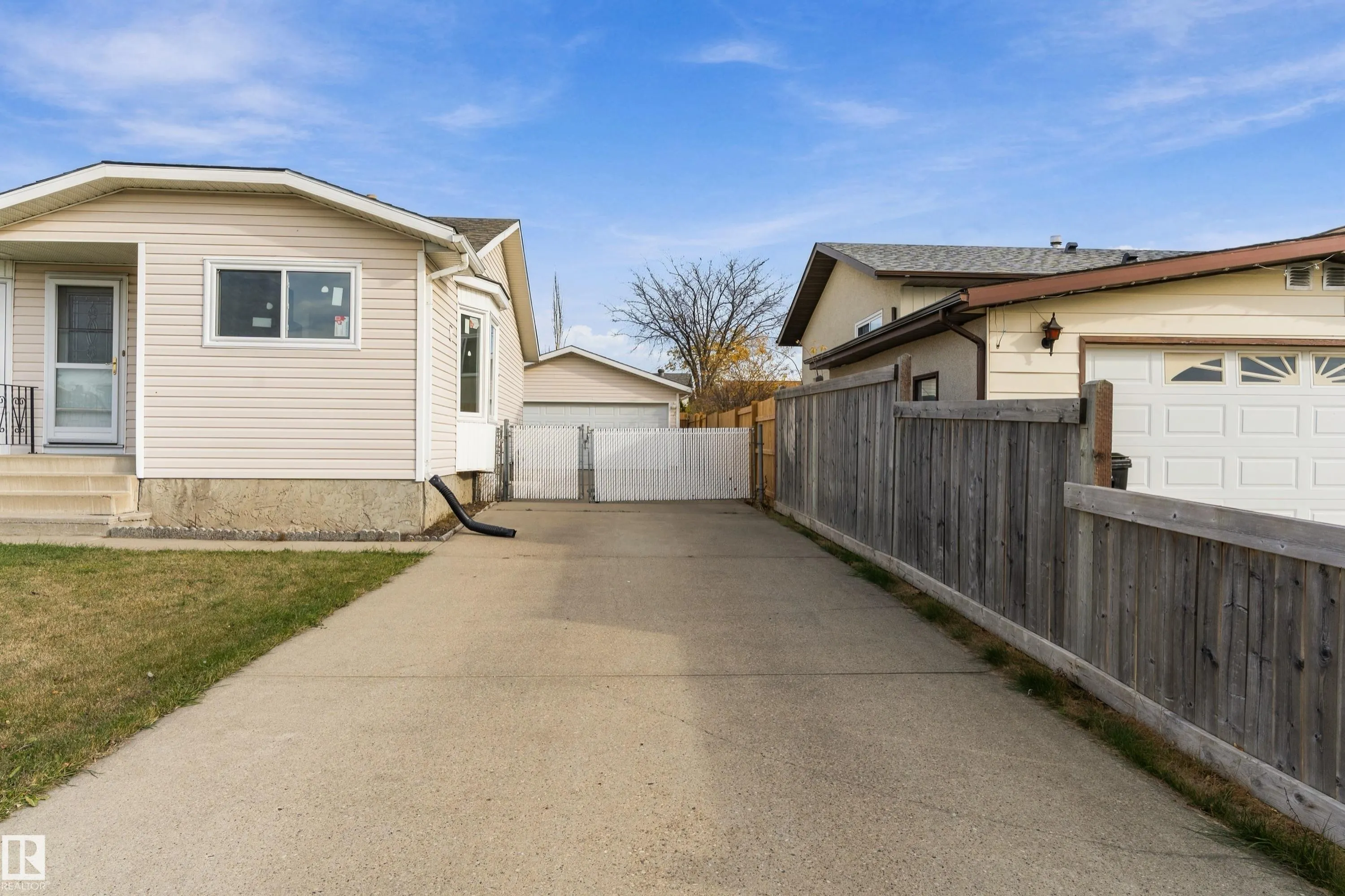 156 DUNLUCE Road