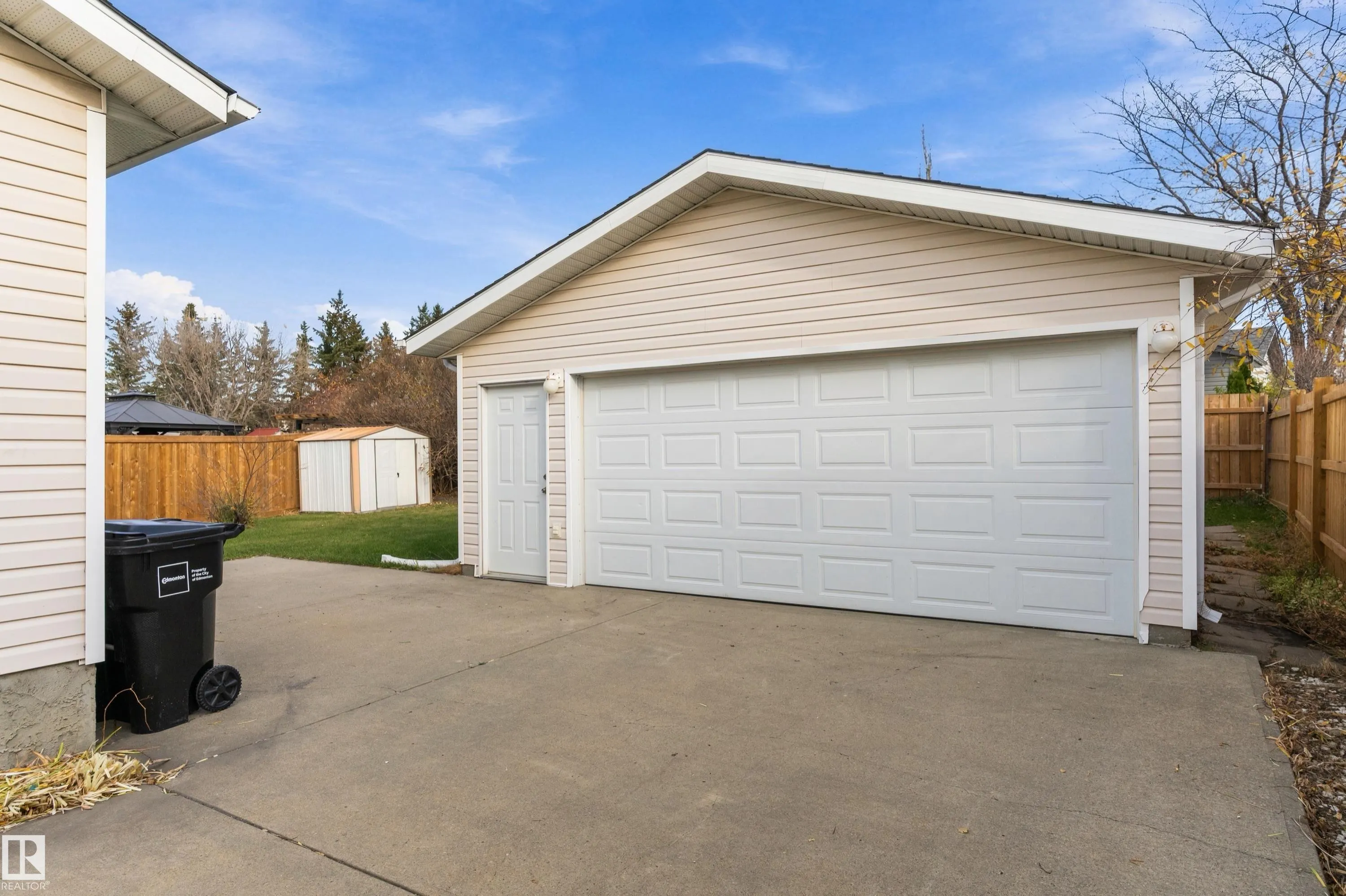 156 DUNLUCE Road