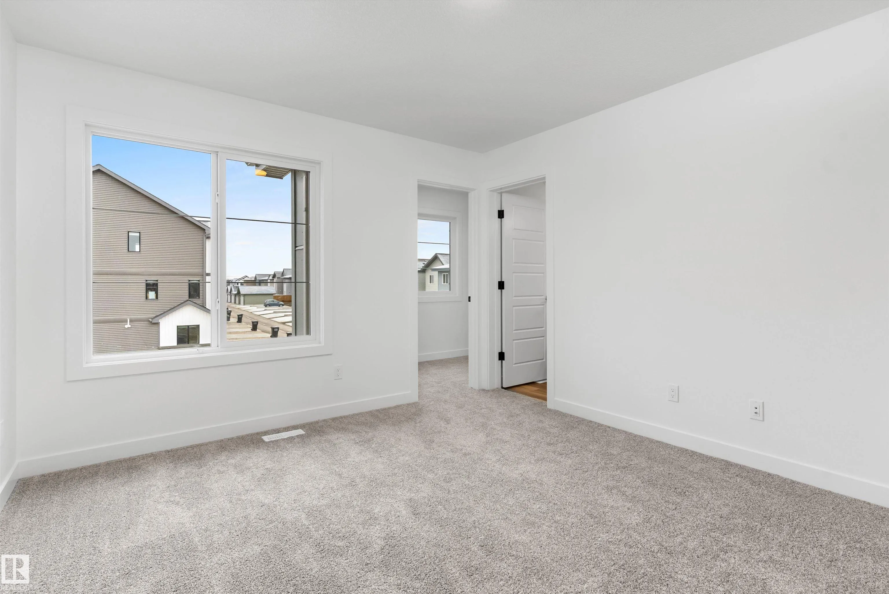 54 EMERSON Landing