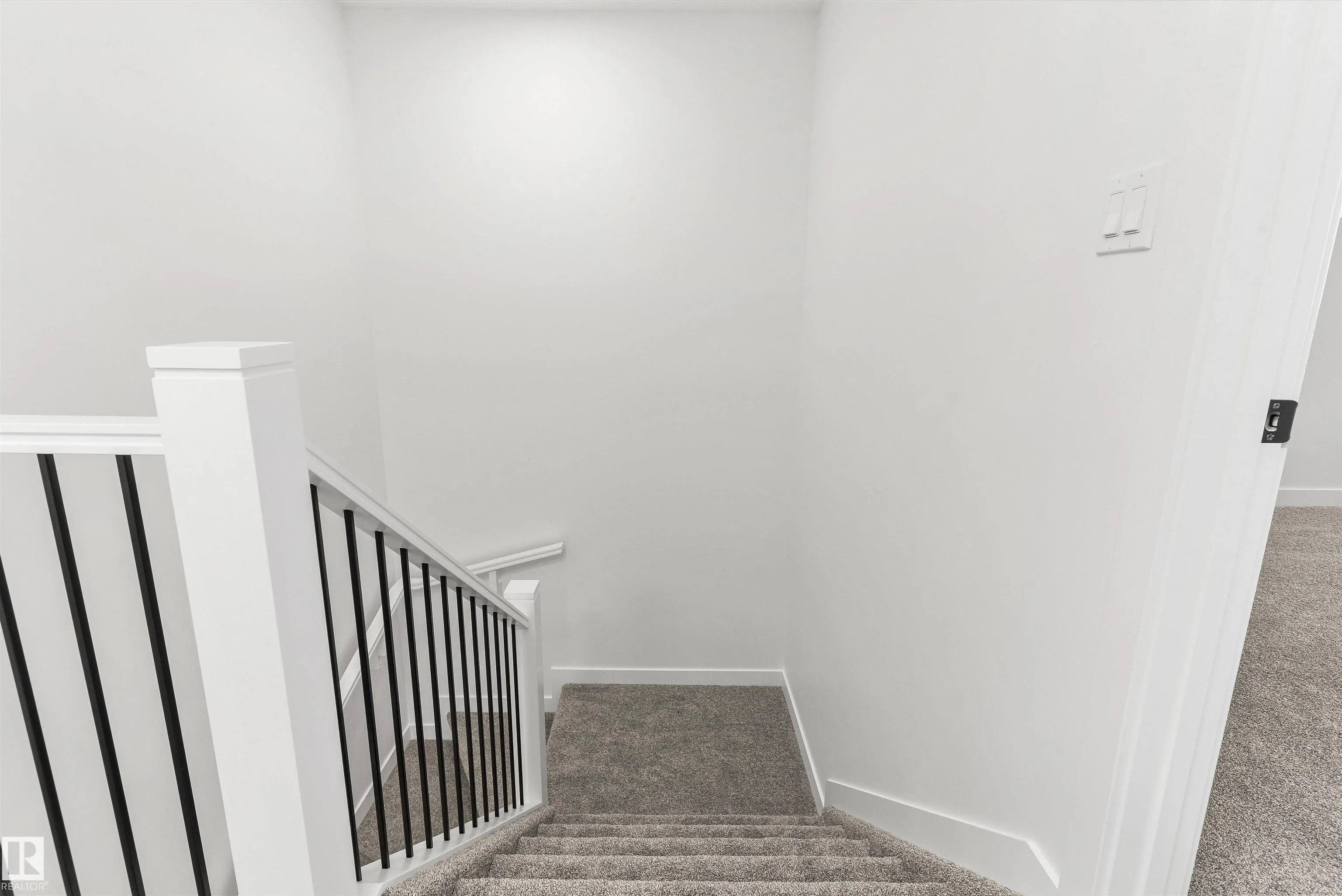 54 EMERSON Landing