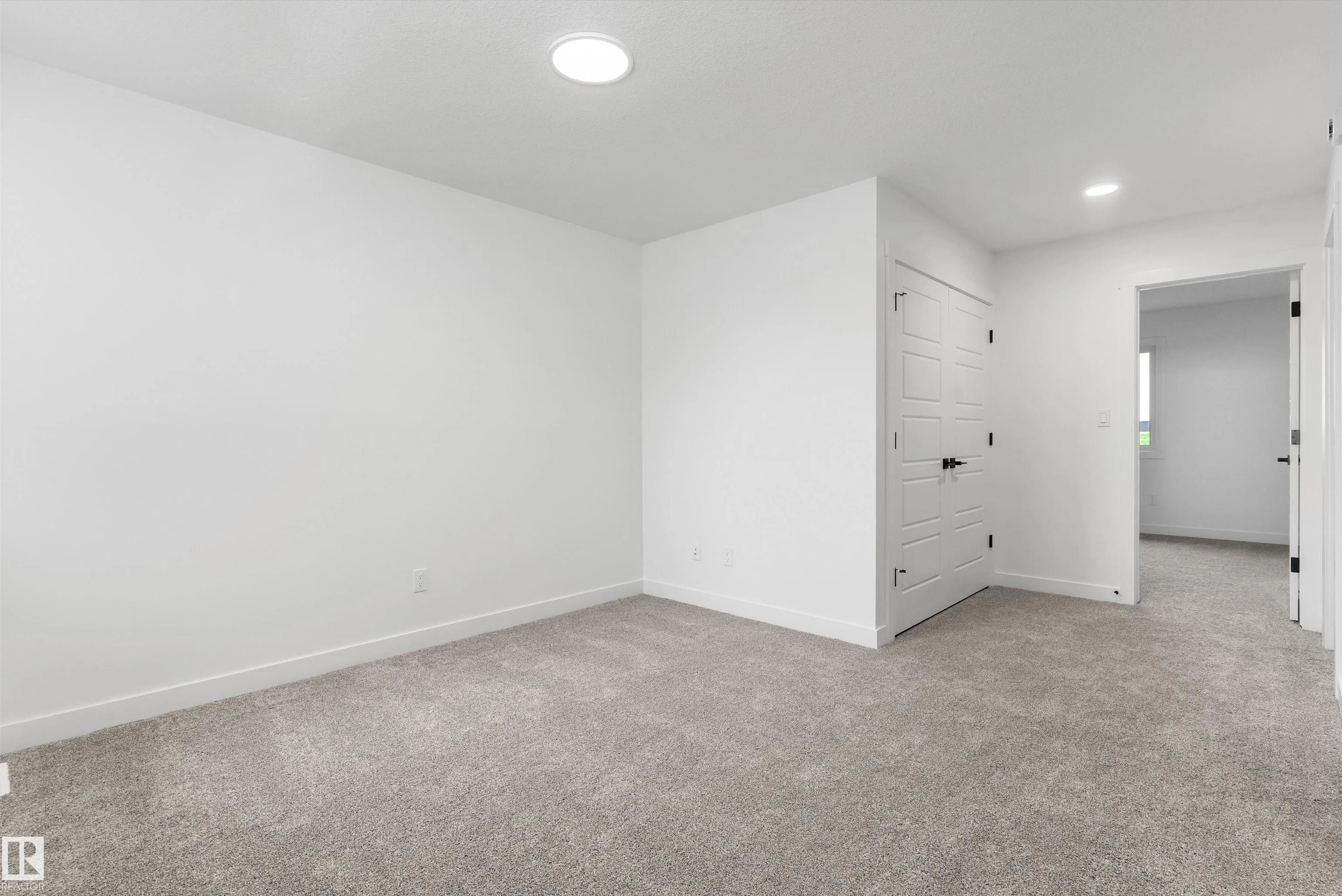 54 EMERSON Landing